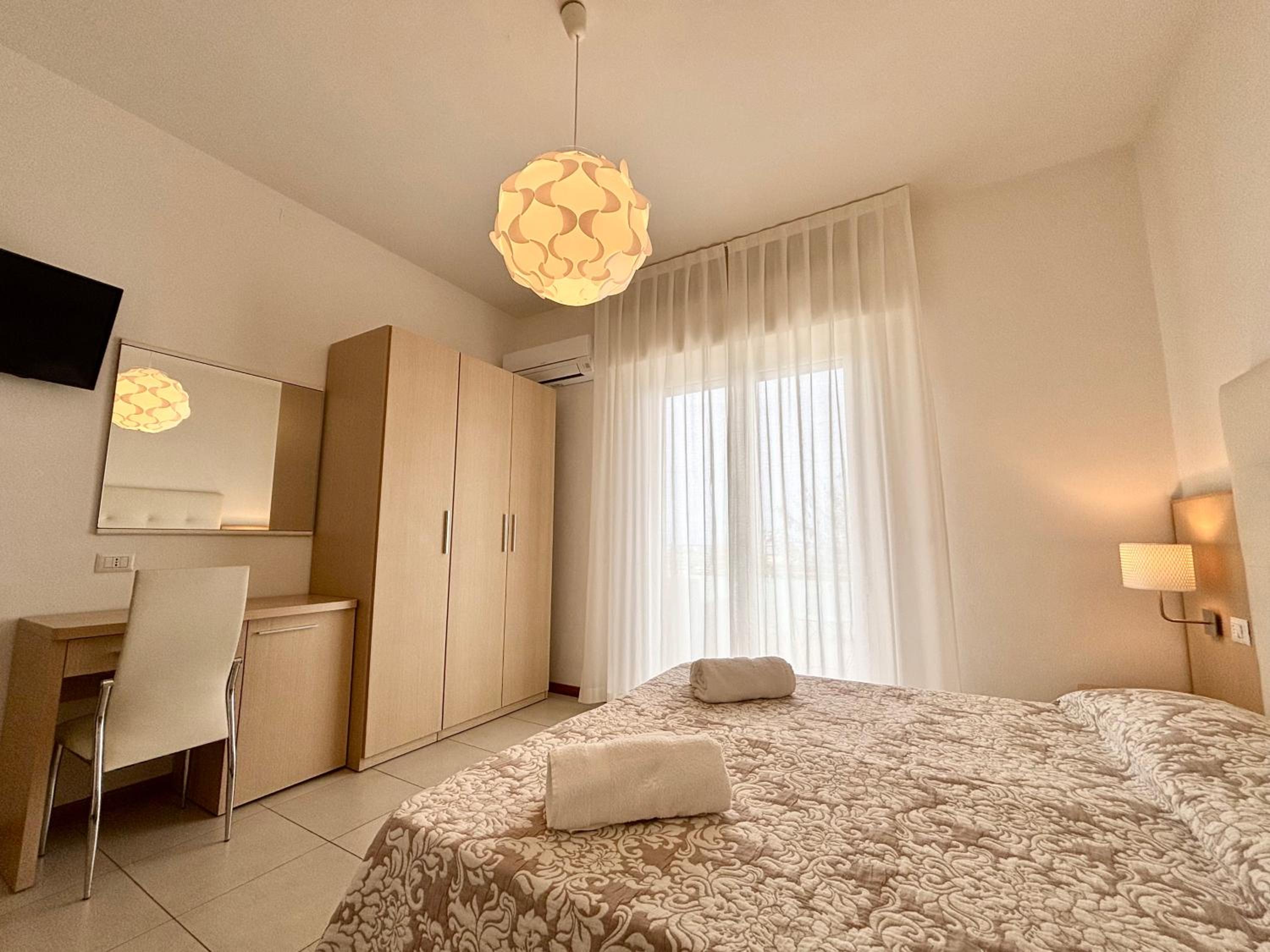 Triple Room with Balcony and Sea View