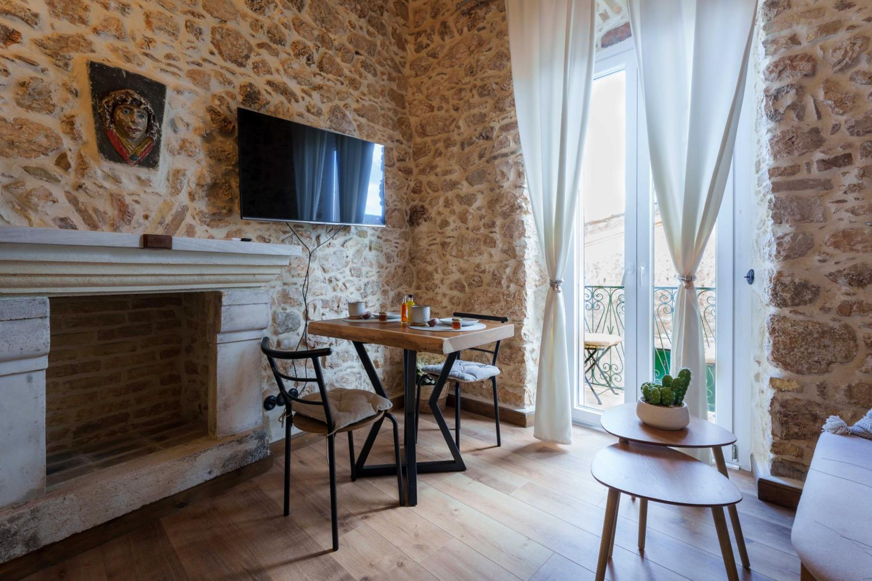 One-Bedroom Apartment with Balcony photo 3