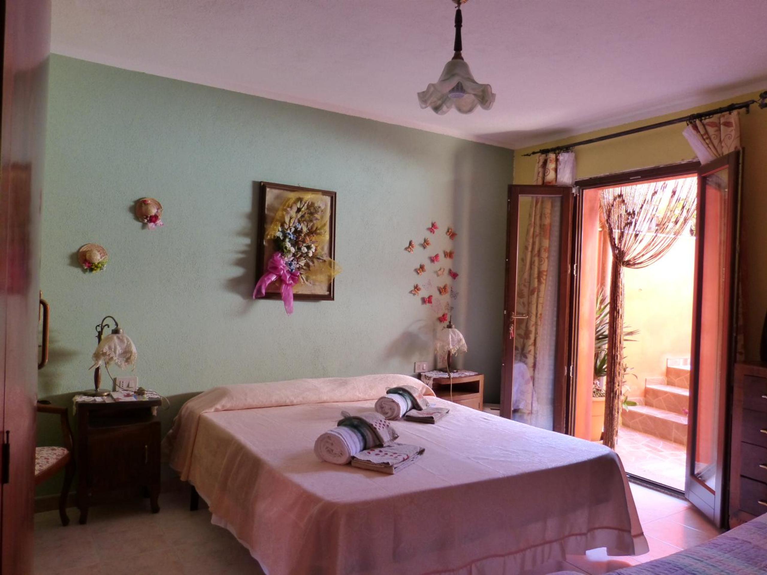 Deluxe Double Room with Extra Bed photo 1