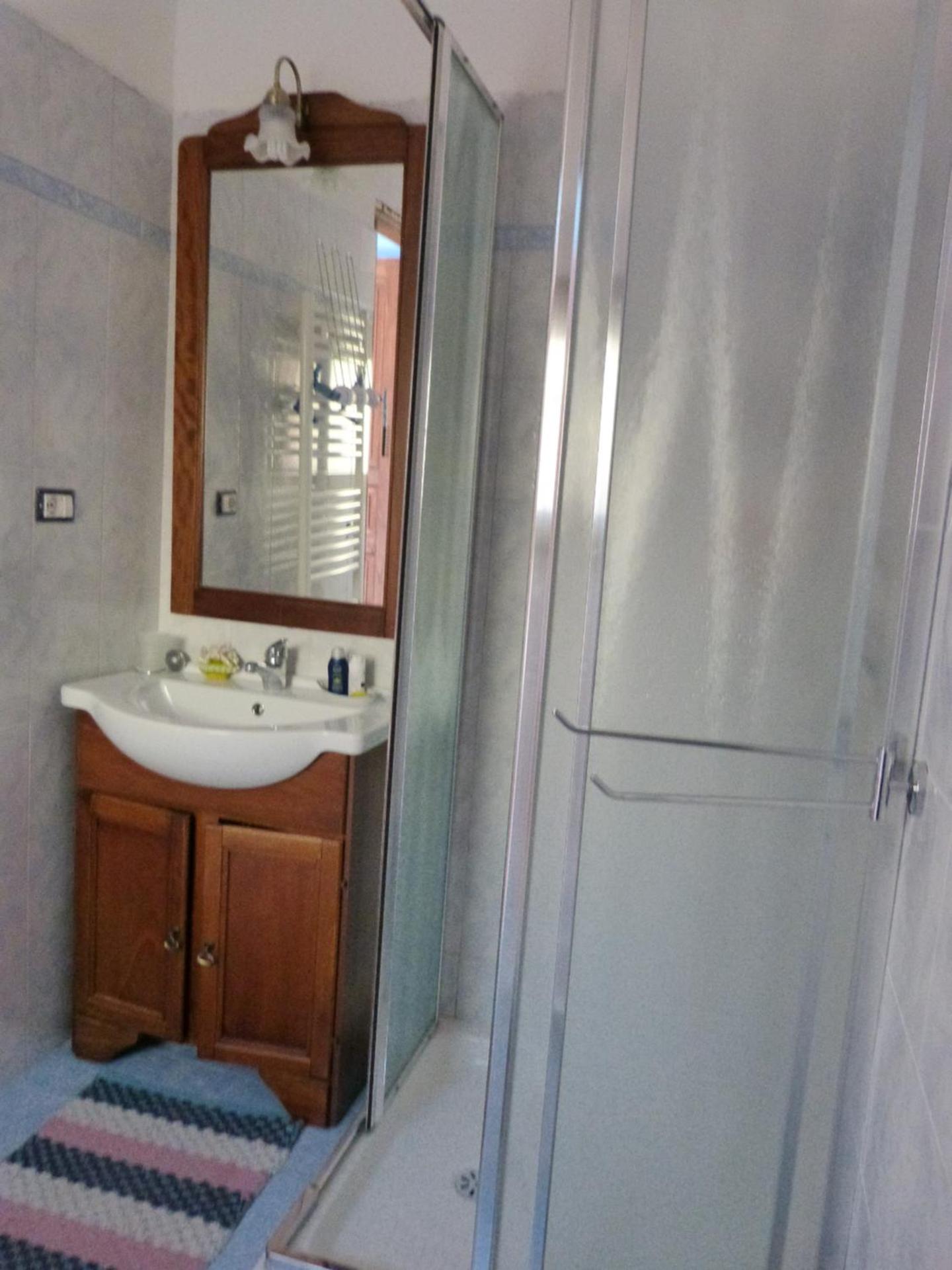 Double or Twin Room with Private Bathroom photo 3
