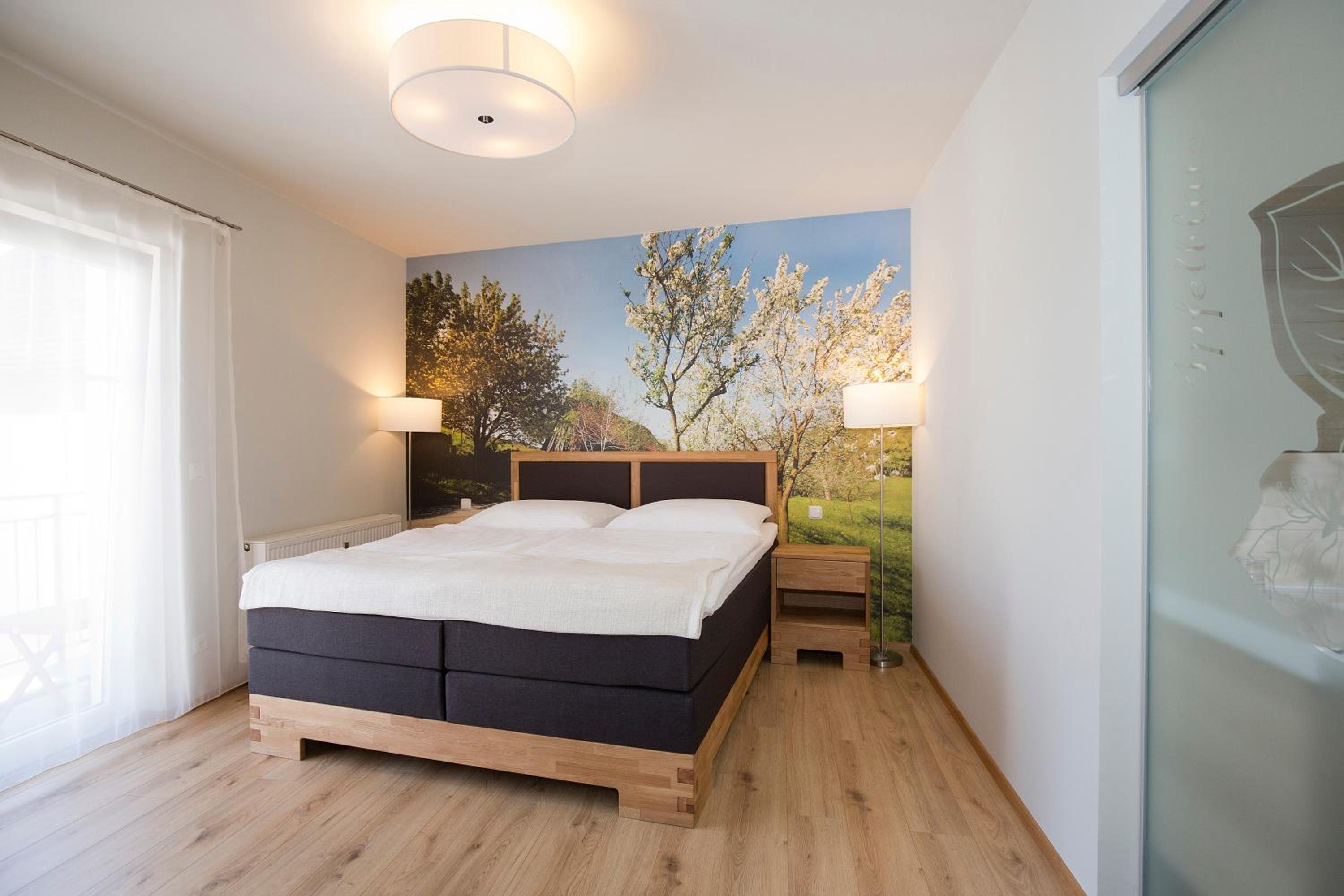 Deluxe Double Room with Balcony - Photo 5
