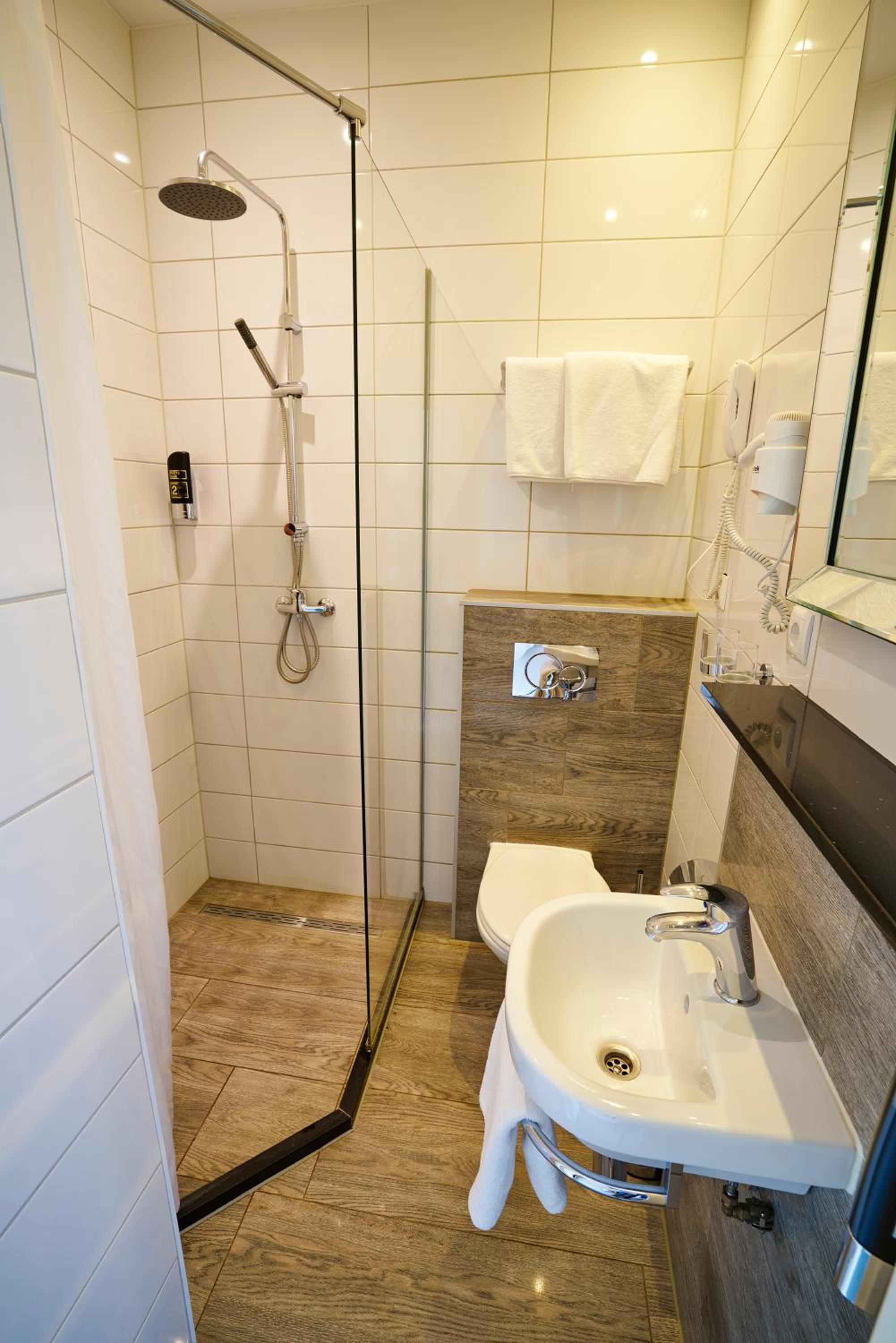 Triple Room with Private Bathroom photo 3