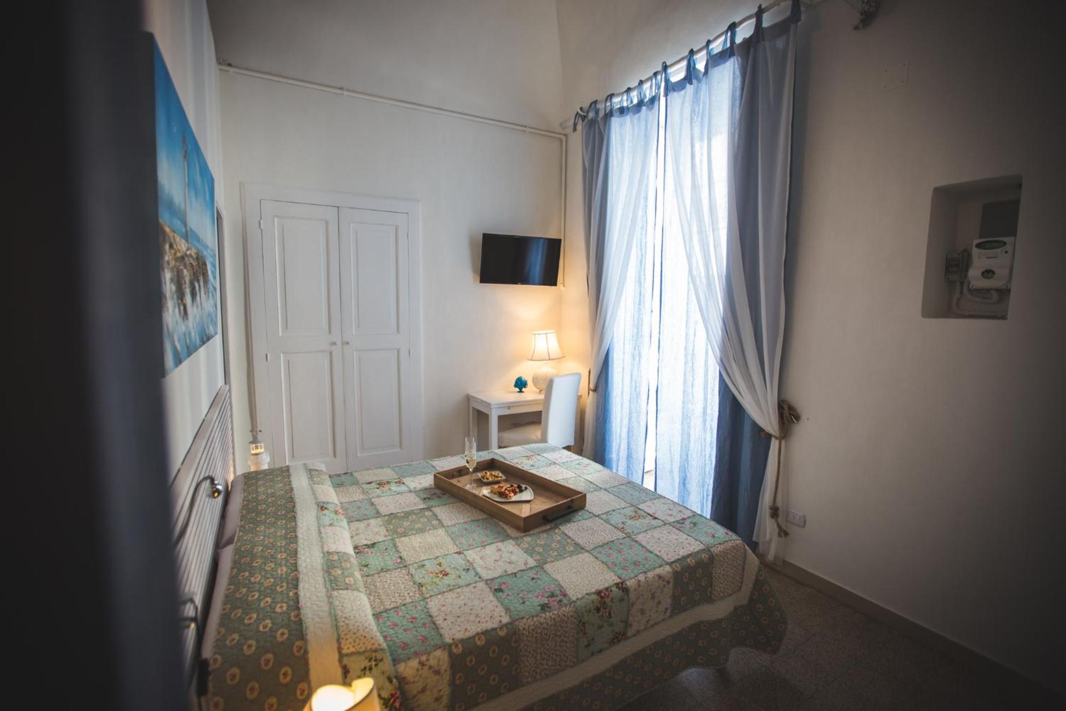 Double Room with Sea View - Photo 4