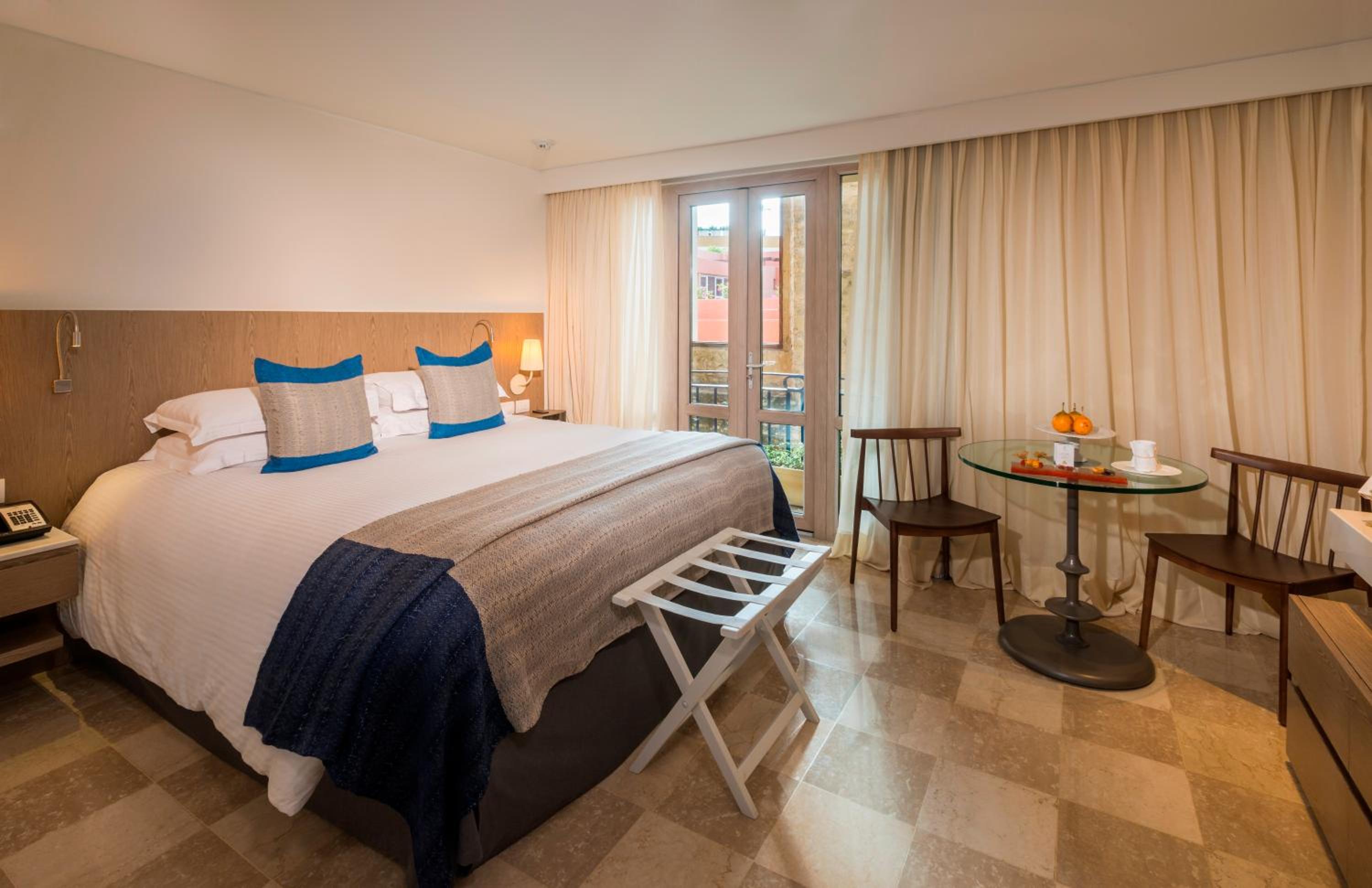 Classic King Room Interior View  - Photo 6
