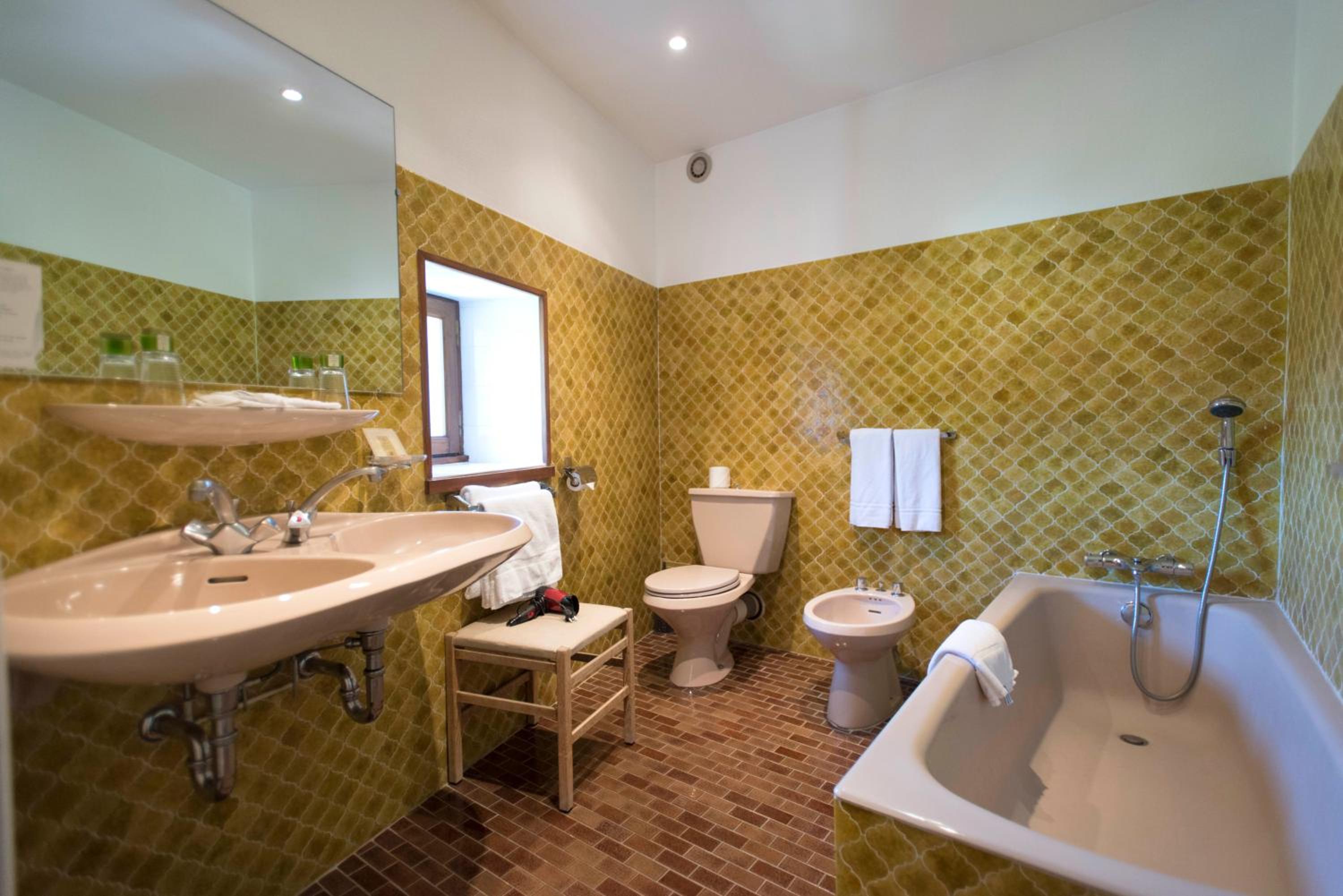 Superior Twin Room with City View photo 3
