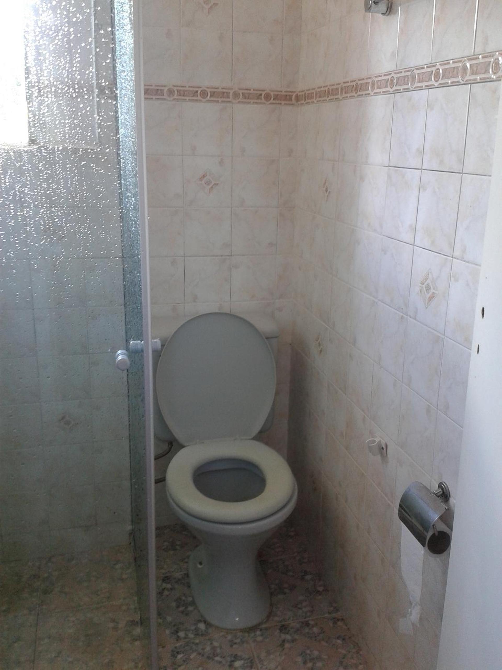 One-Bedroom Apartment - Photo 3