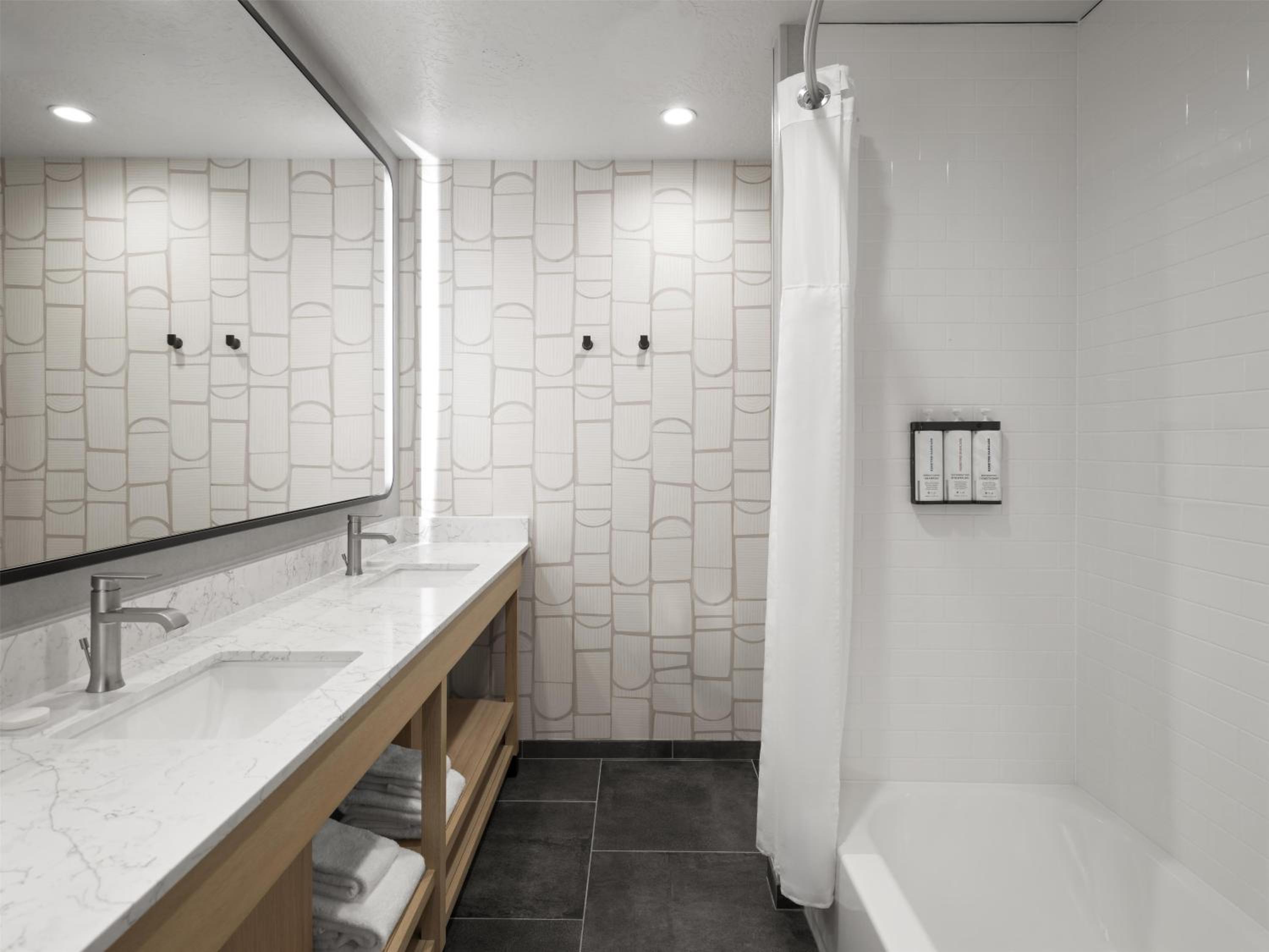 King Room - Disability Access - Photo 4