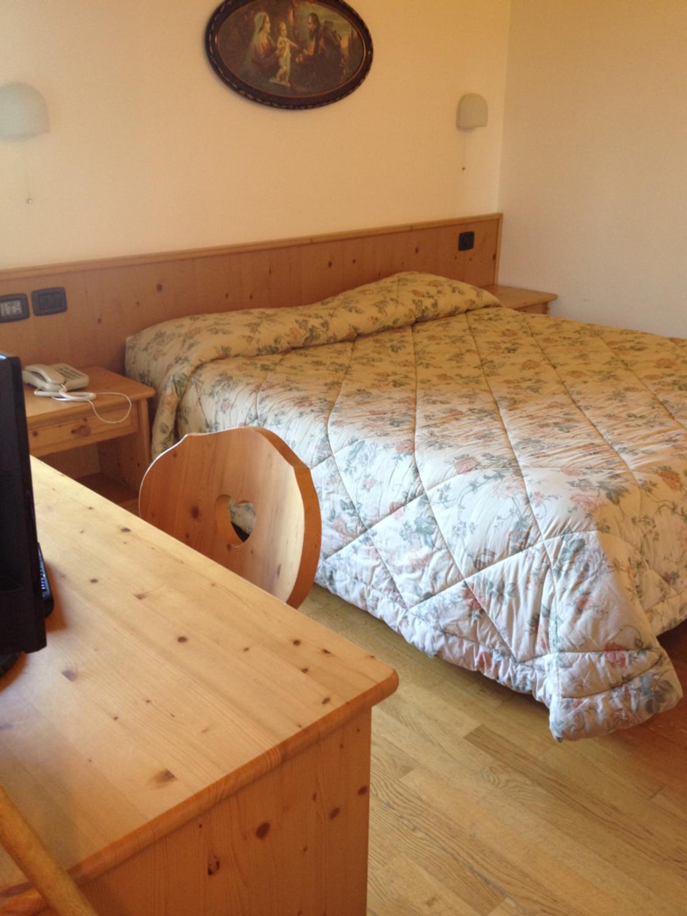 Double or Twin Room - Photo 5