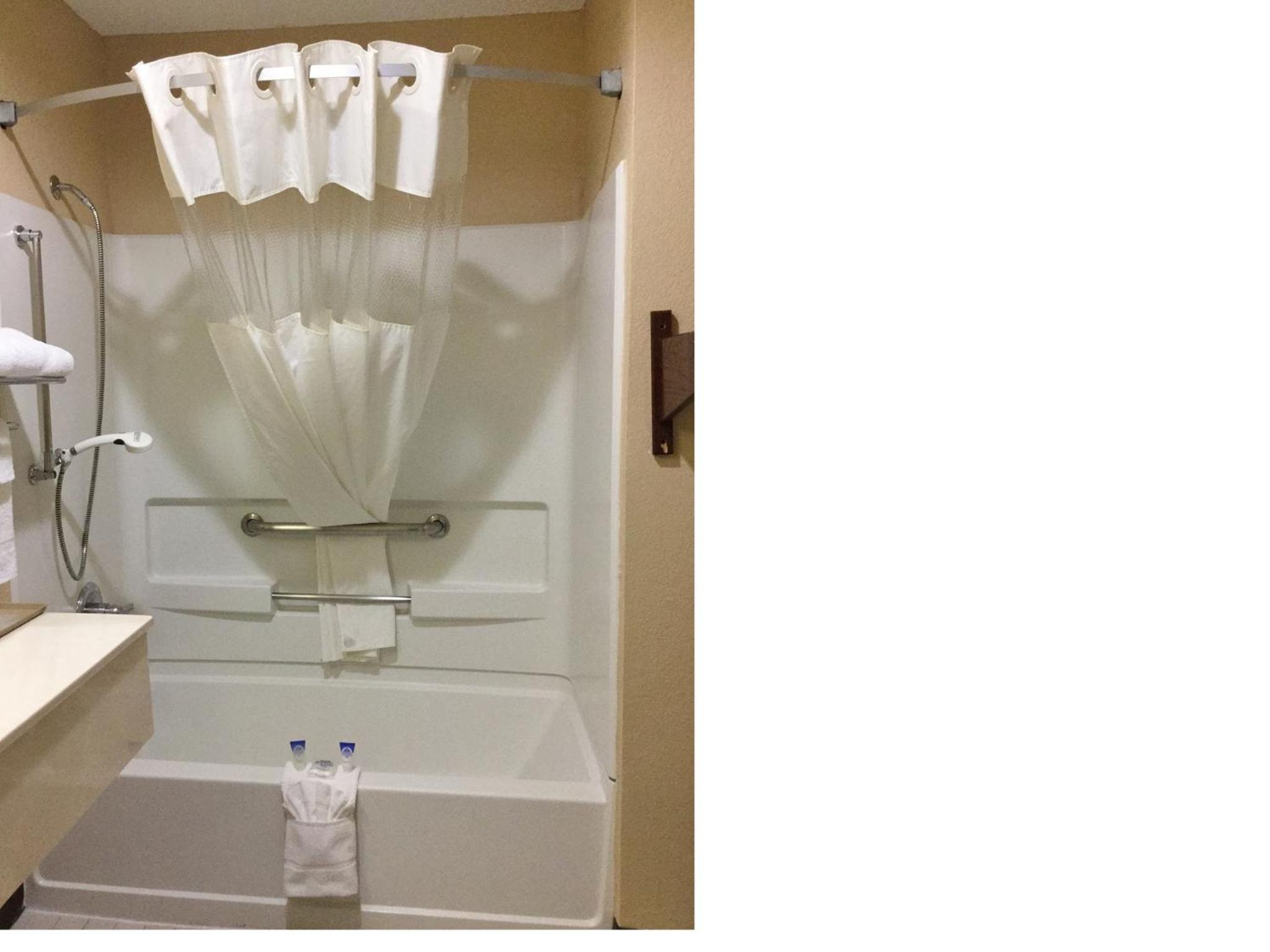 Double Room with Two Double Beds - Photo 5
