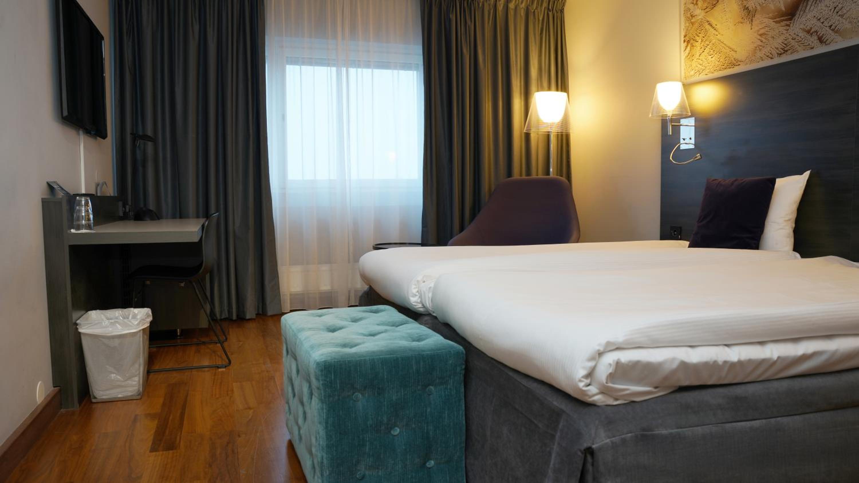 Standard Twin Room - Photo 2
