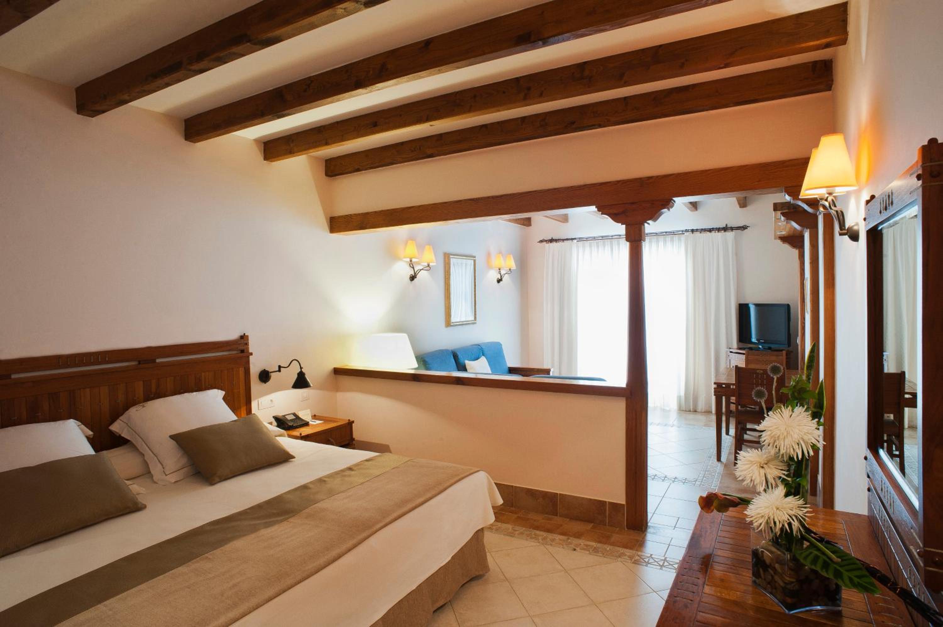 Junior Suite with Sea View (2 Adults + 1 Child) photo 3