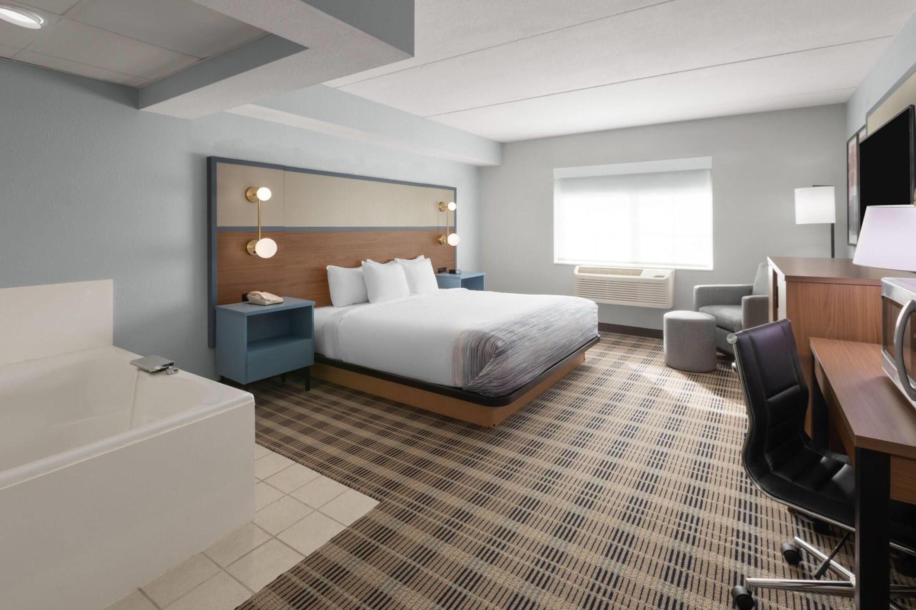 Suite - Disability Access/Non-Smoking - Photo 1