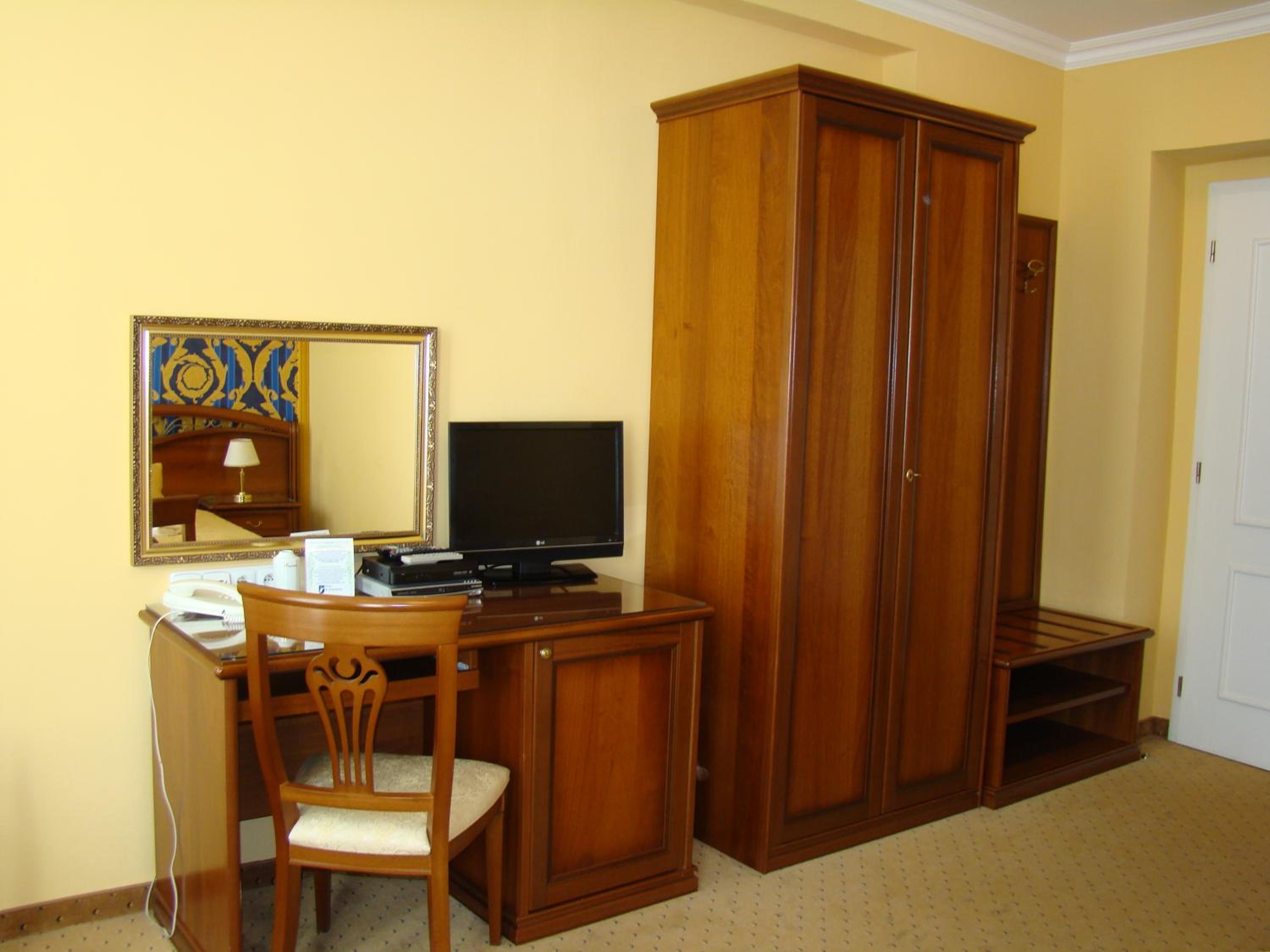 Deluxe Double Room - Photo 16
