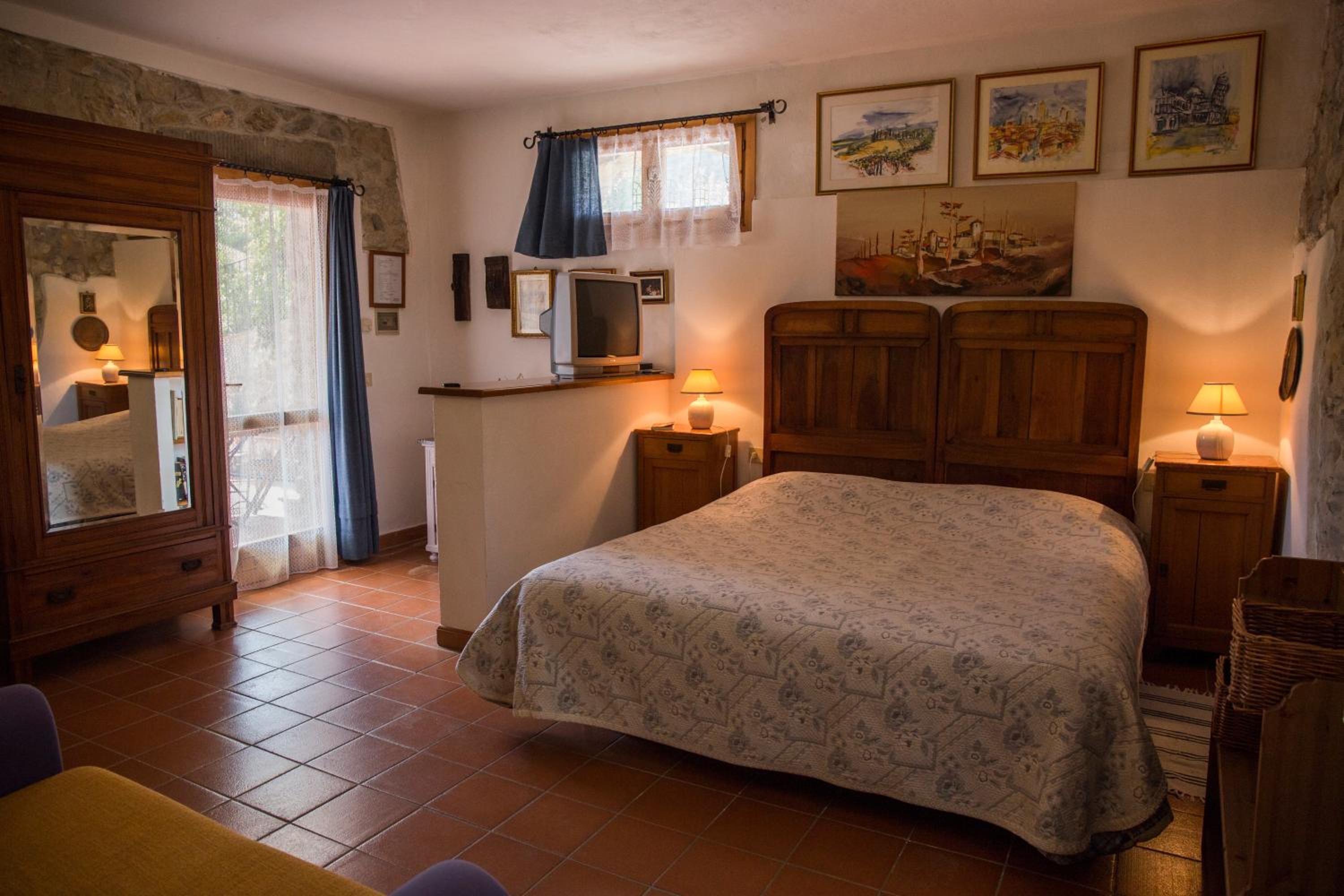 Studio (2 Adults)