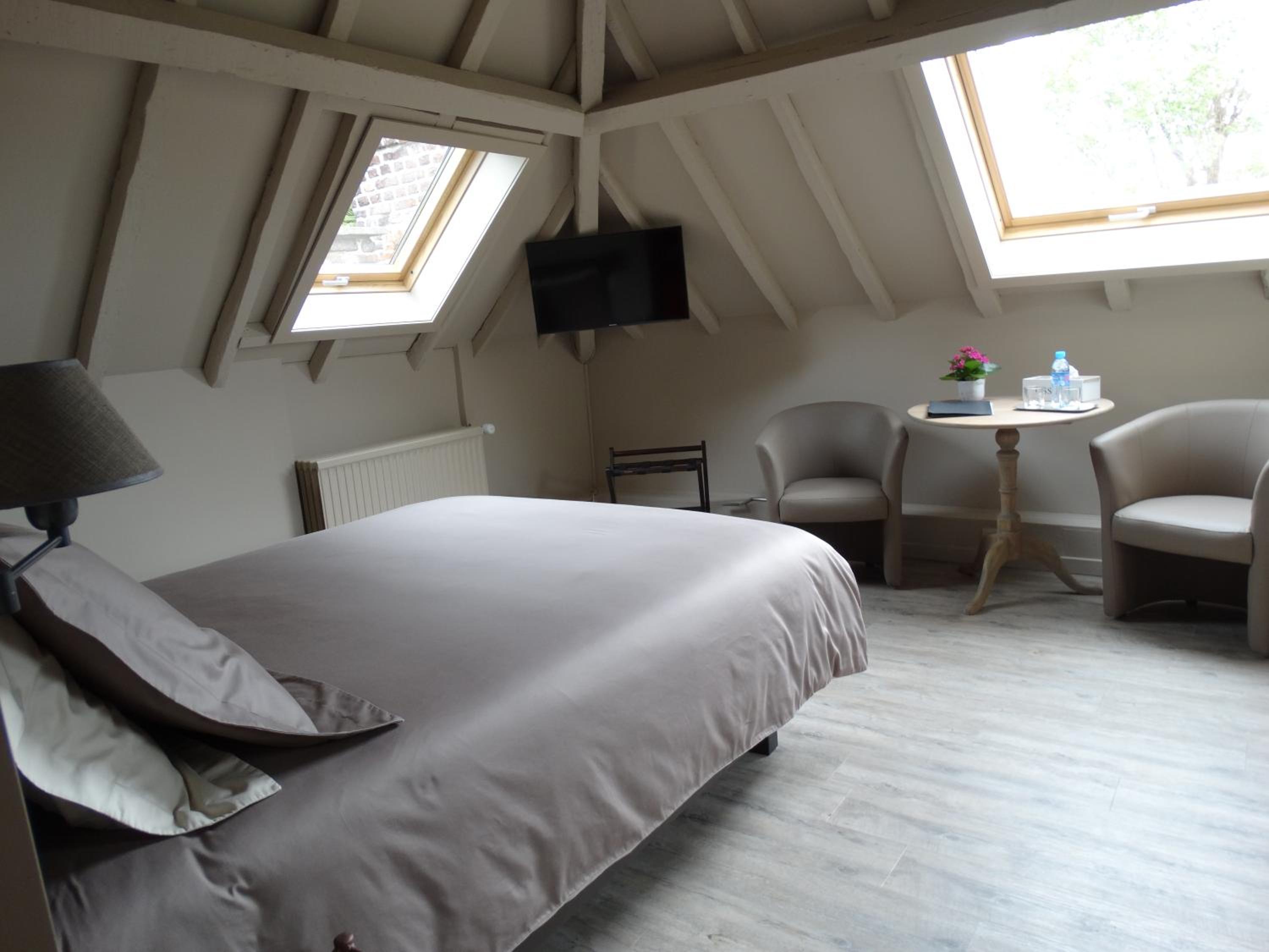 Deluxe Double Room with Bath photo 1