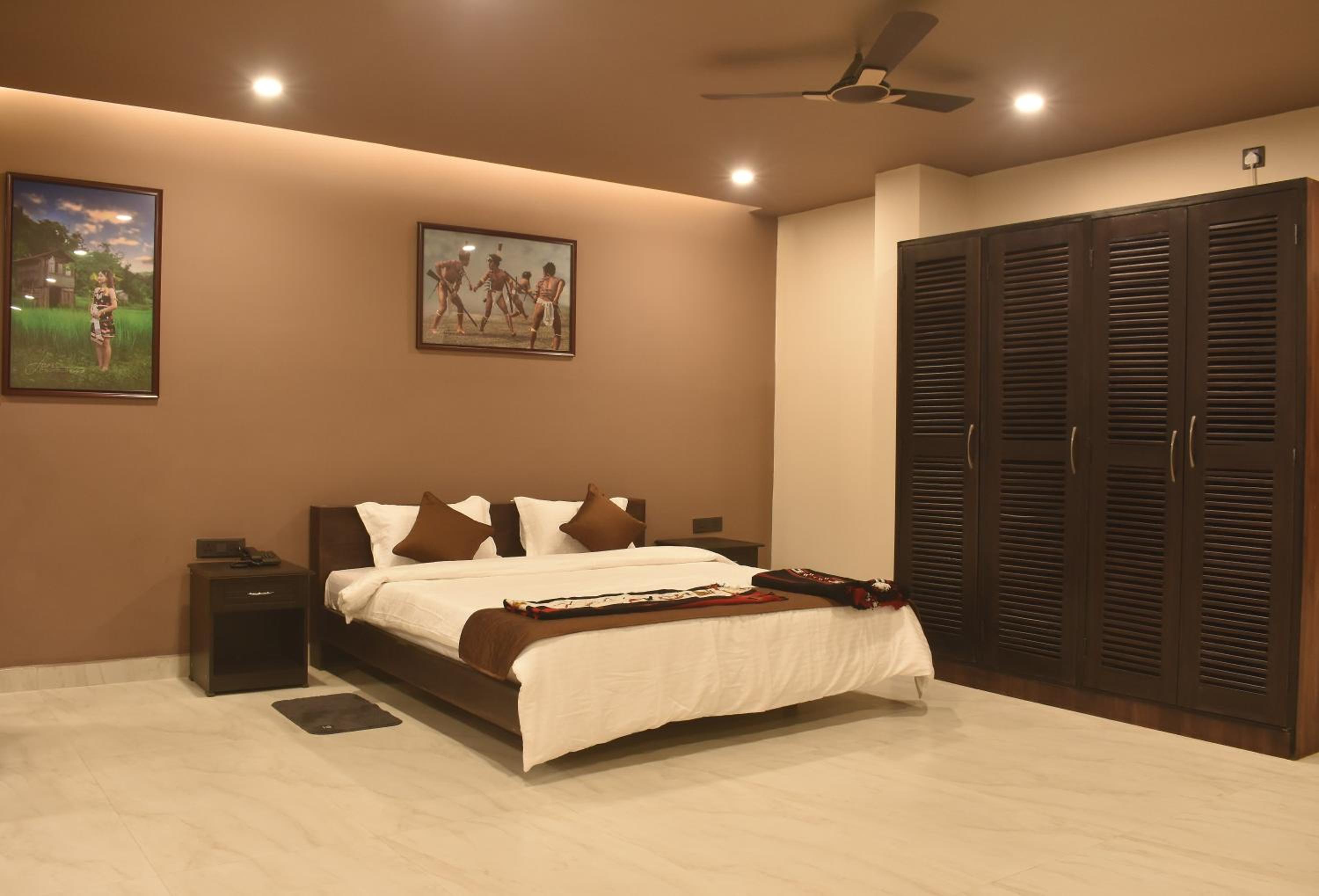 King Suite - Photo 3