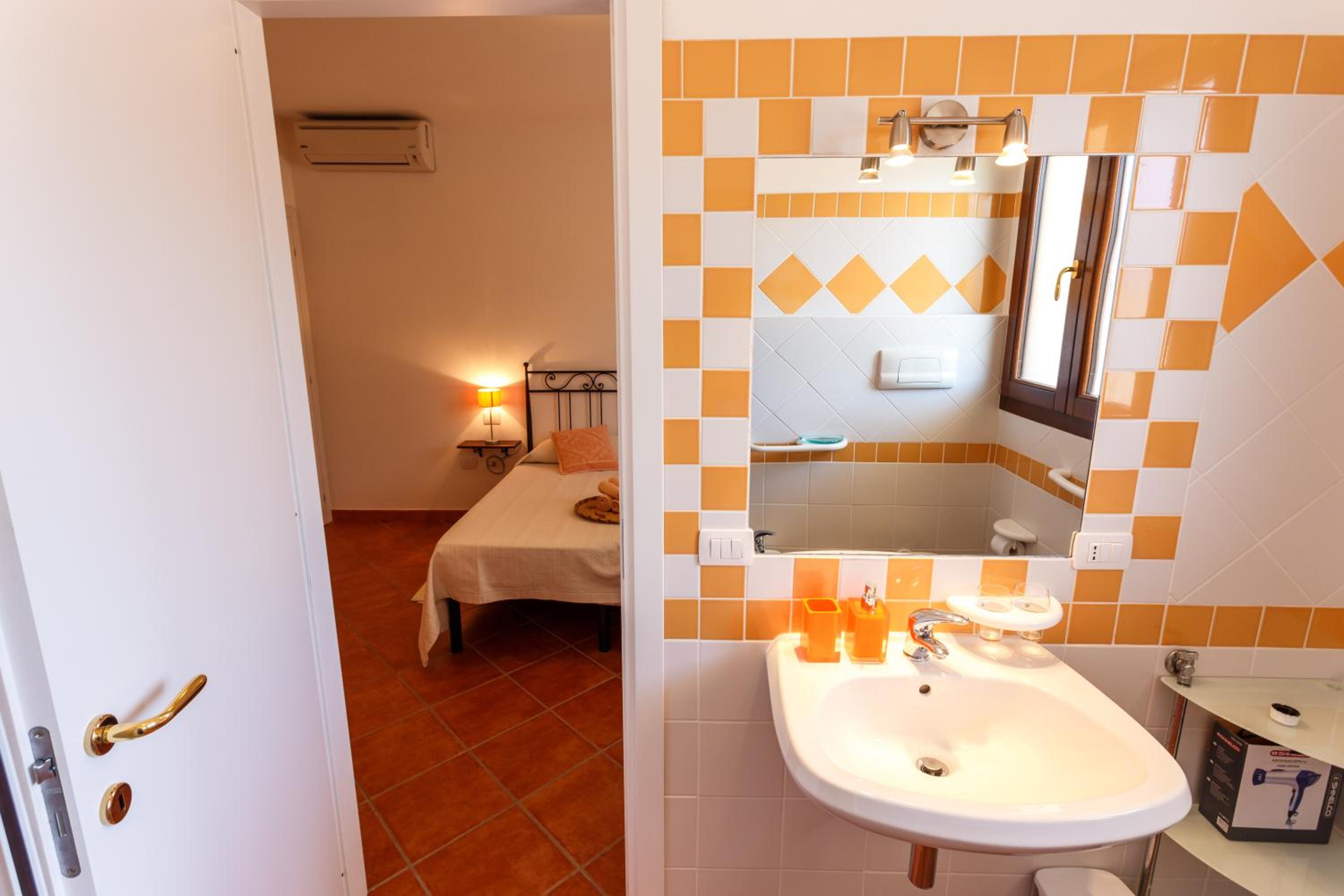 Large Double Room photo 3