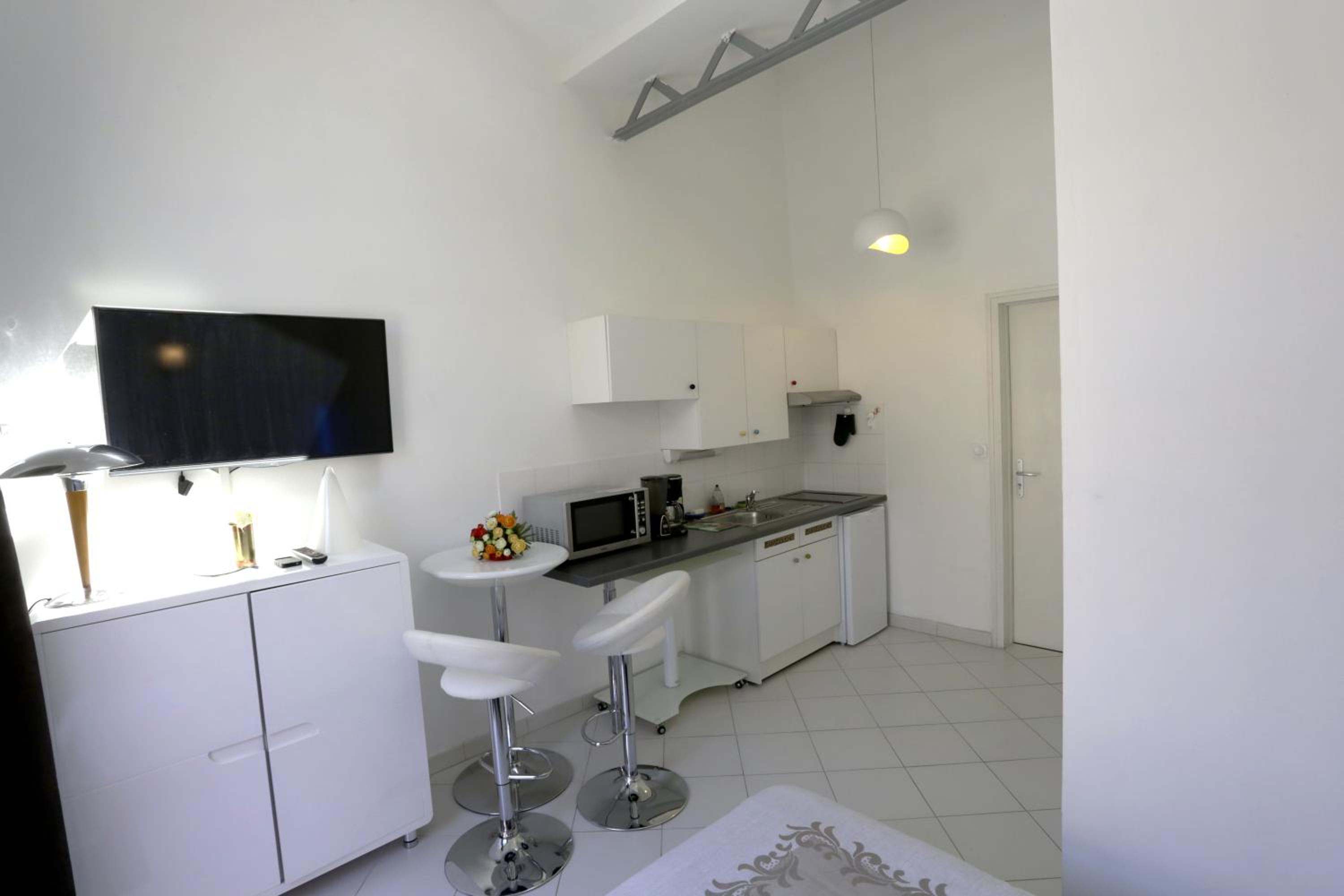 Apartment with Terrace photo 3