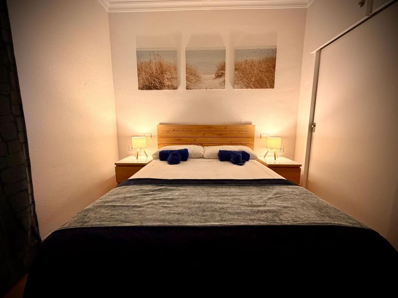 Deluxe One-Bedroom Apartment photo 3