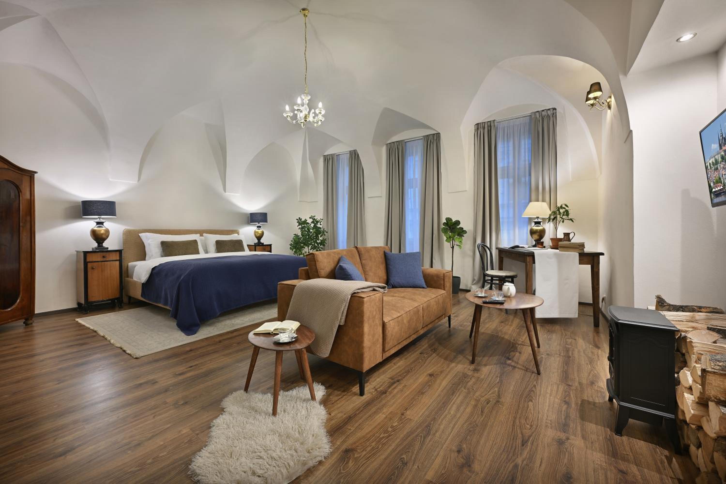 Deluxe King Room