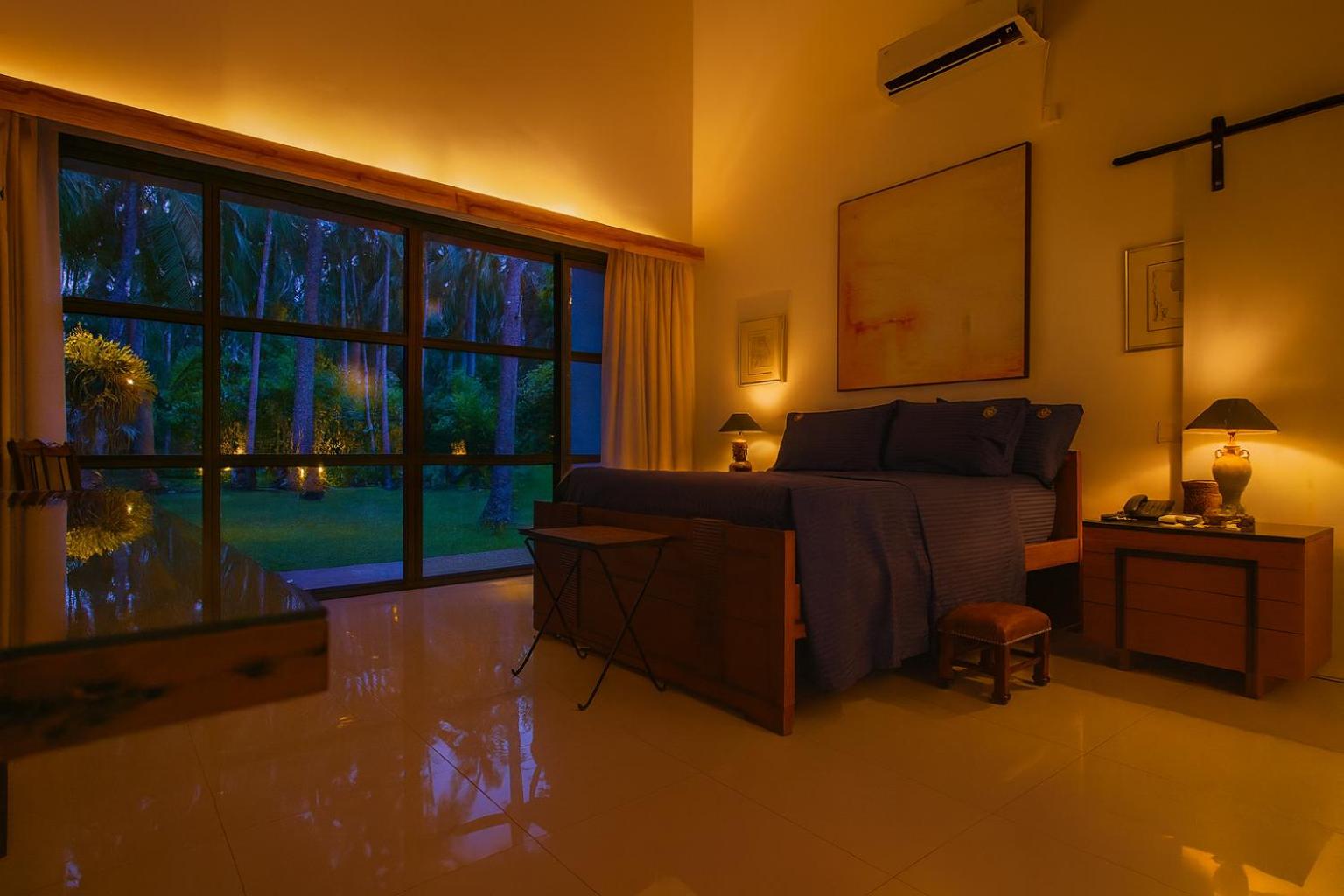 Deluxe King Room photo 2