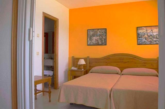 One-Bedroom Apartment with Balcony