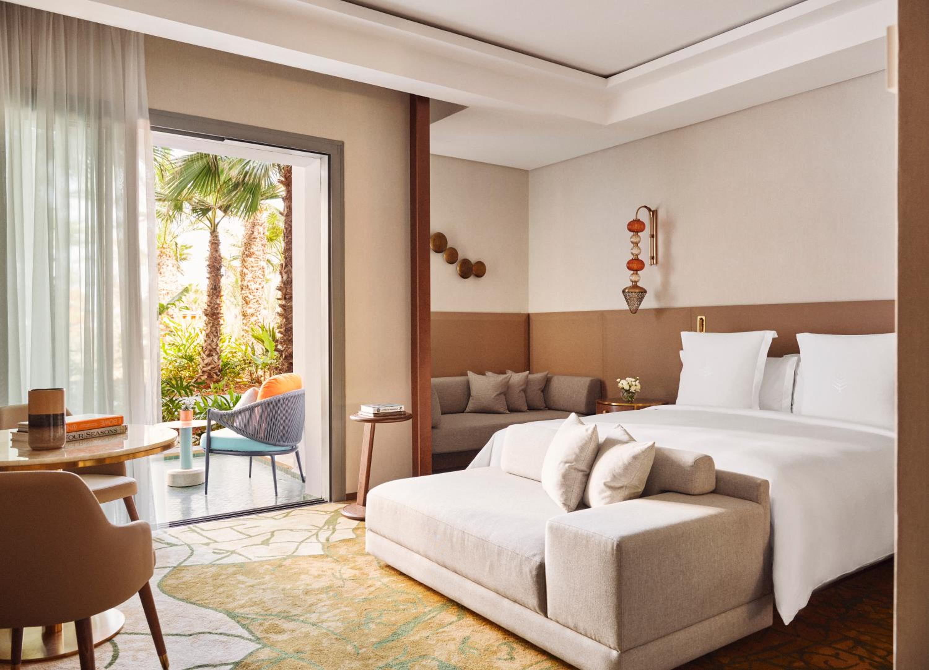 Deluxe Room King - Photo 2
