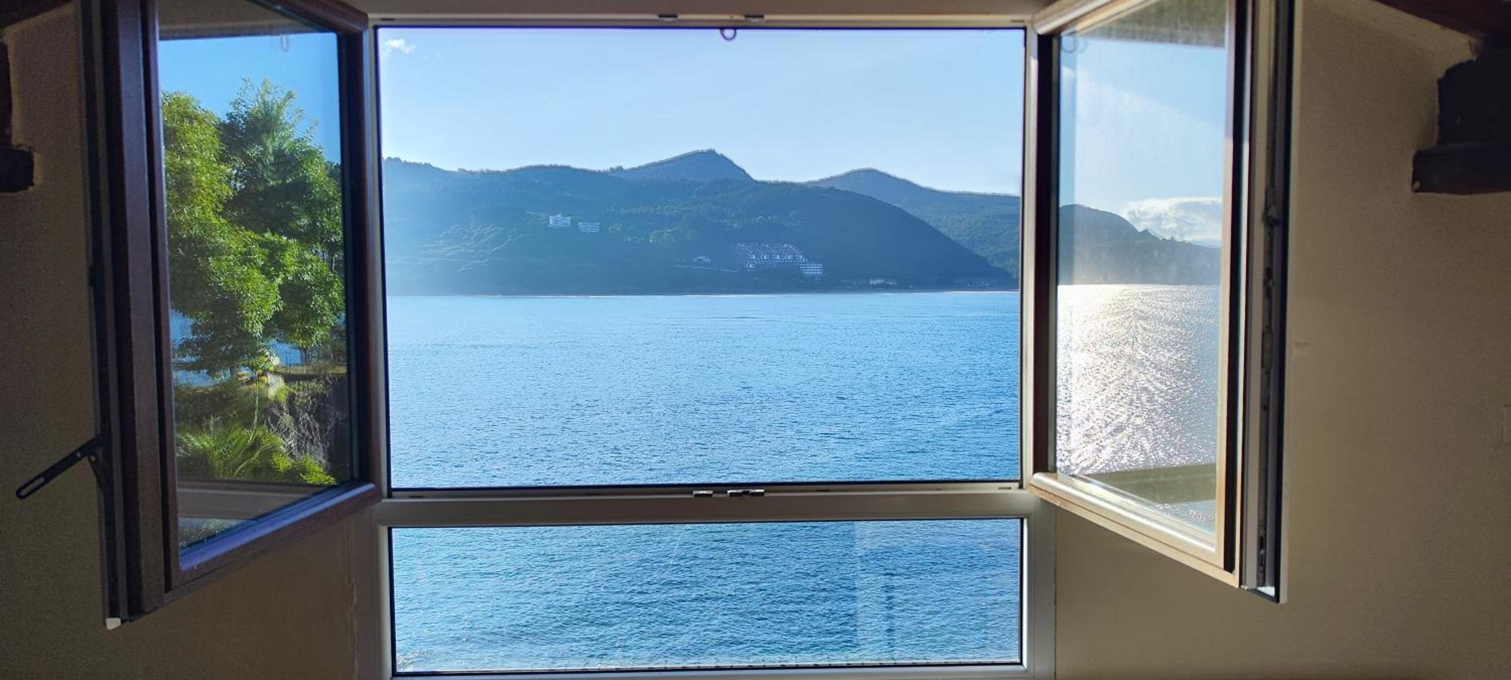 Two-Bedroom Deluxe Apartment with Ocean View