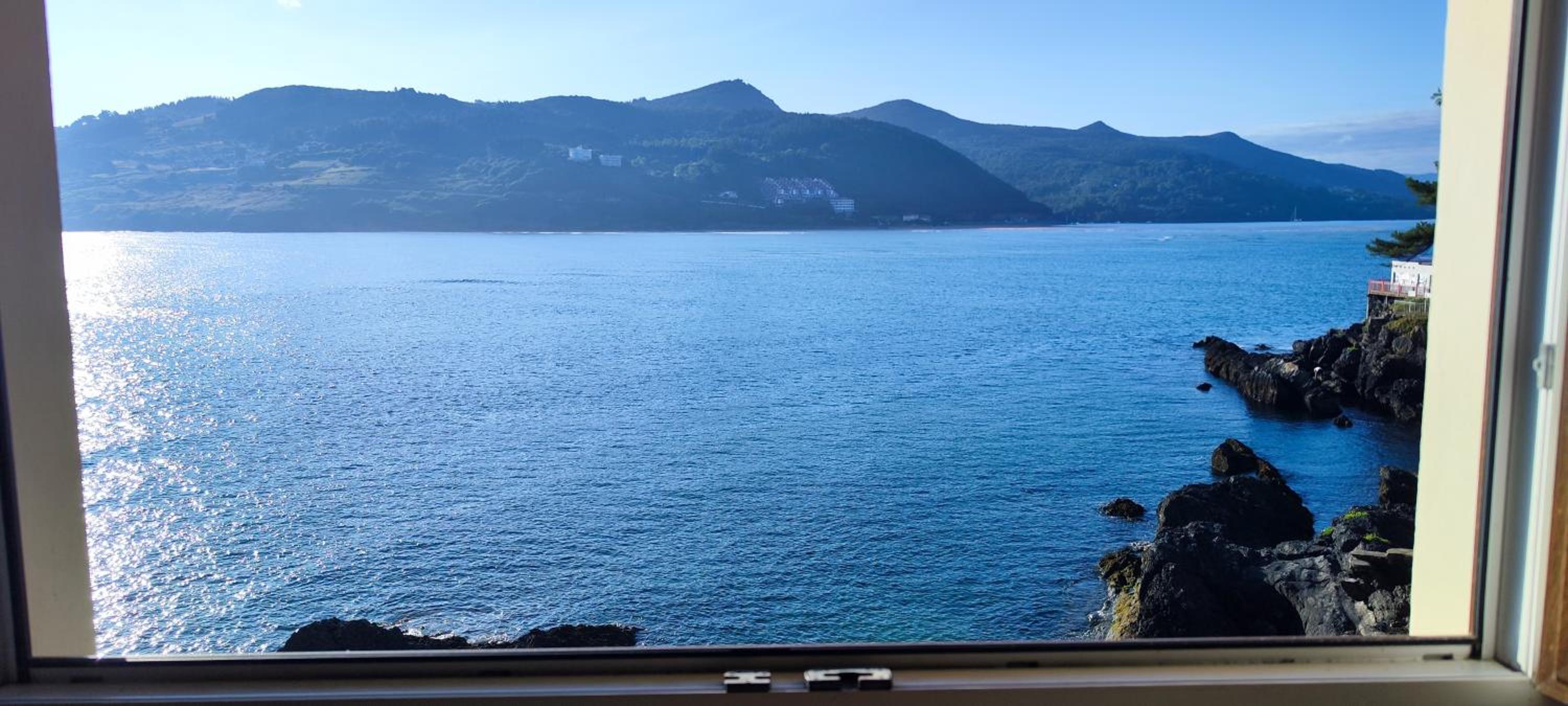 Two-Bedroom Deluxe Apartment with Ocean View photo 2