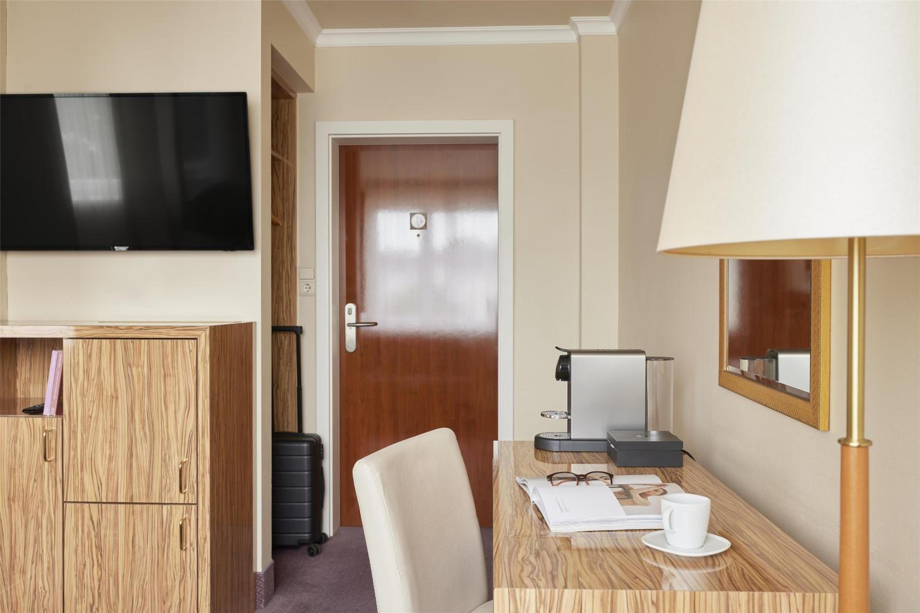 Family Room with double bed and sofa bed