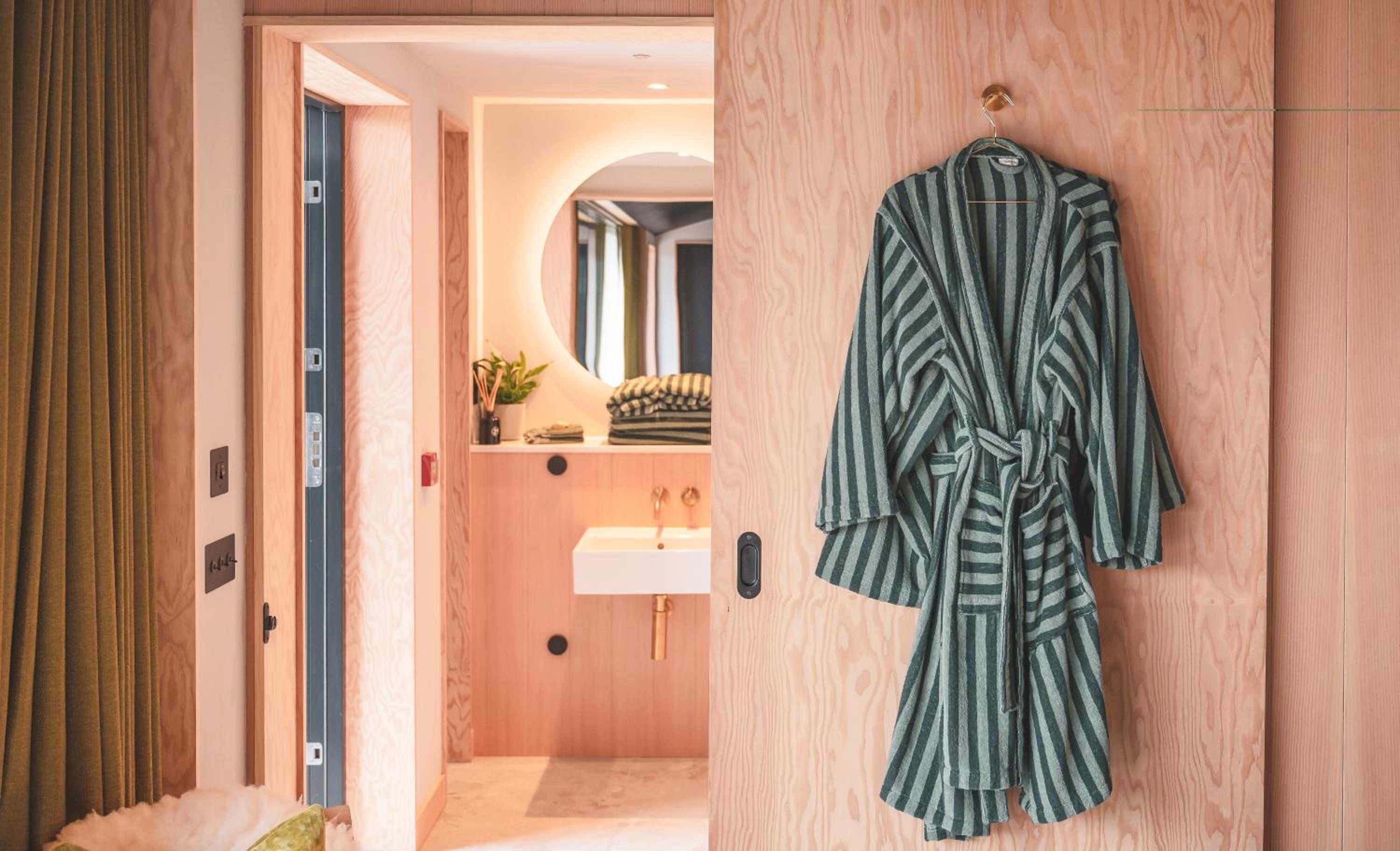 King Suite with Sea View photo 1