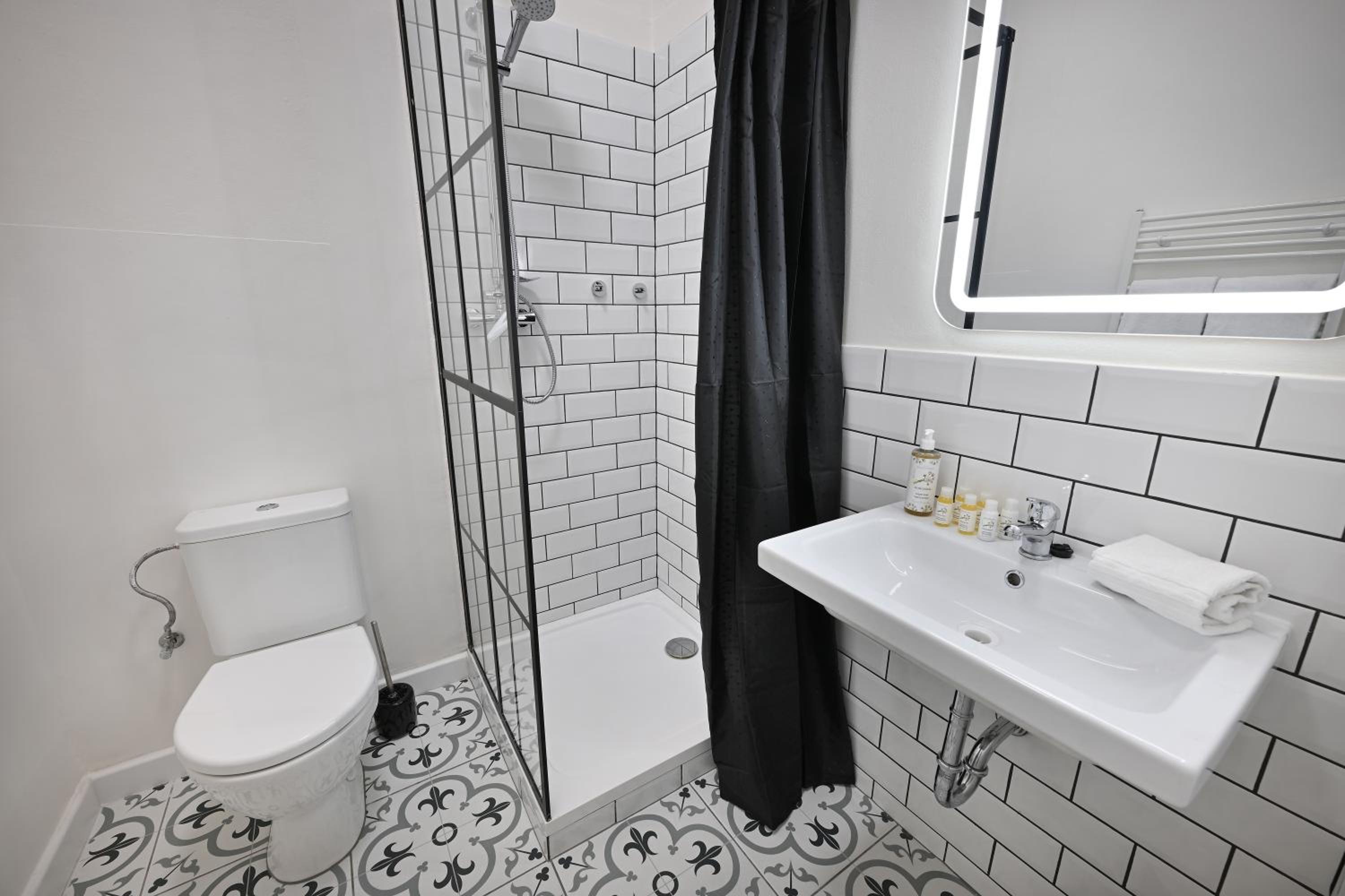 Deluxe King Suite