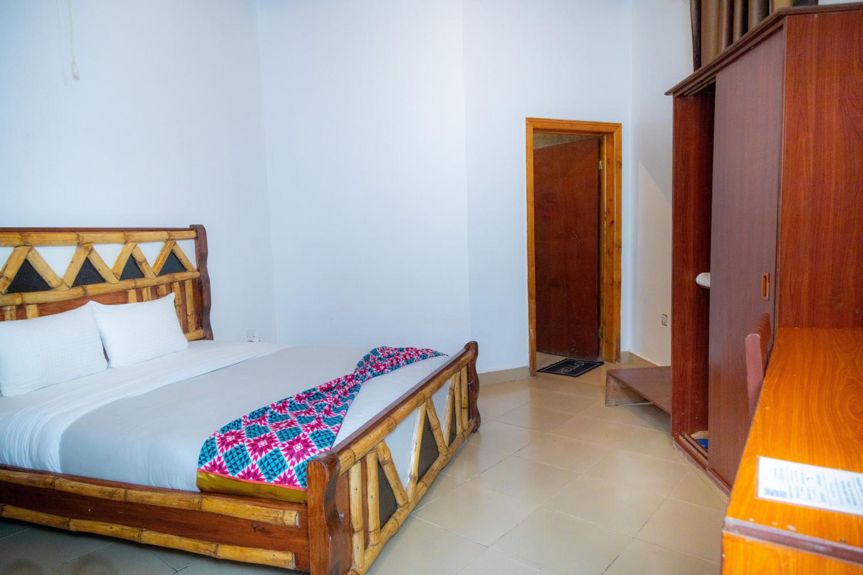 Budget Double Room photo 2