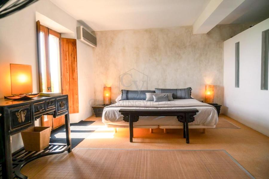 Four-Bedroom House photo 2