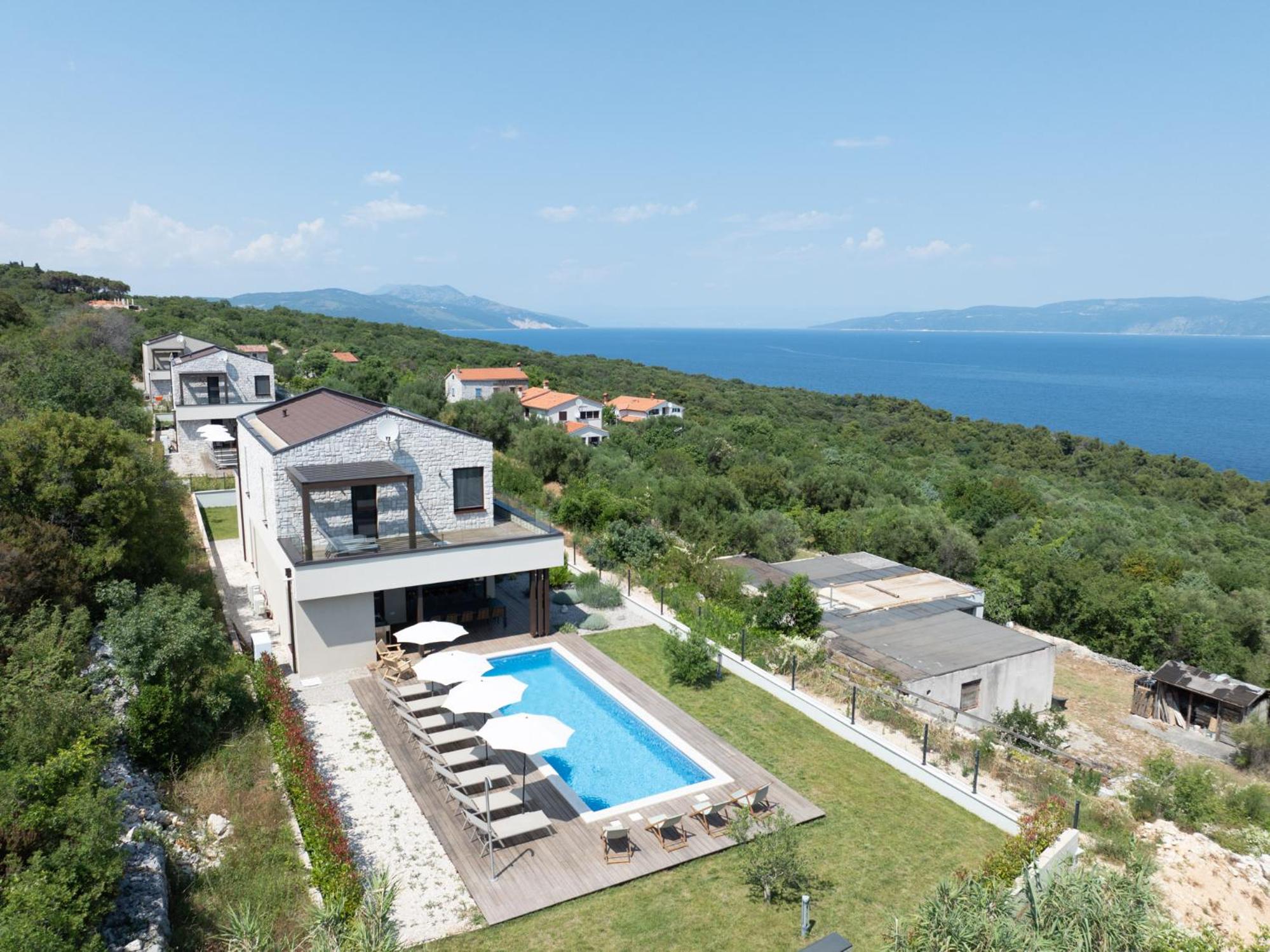 Villa photo 1
