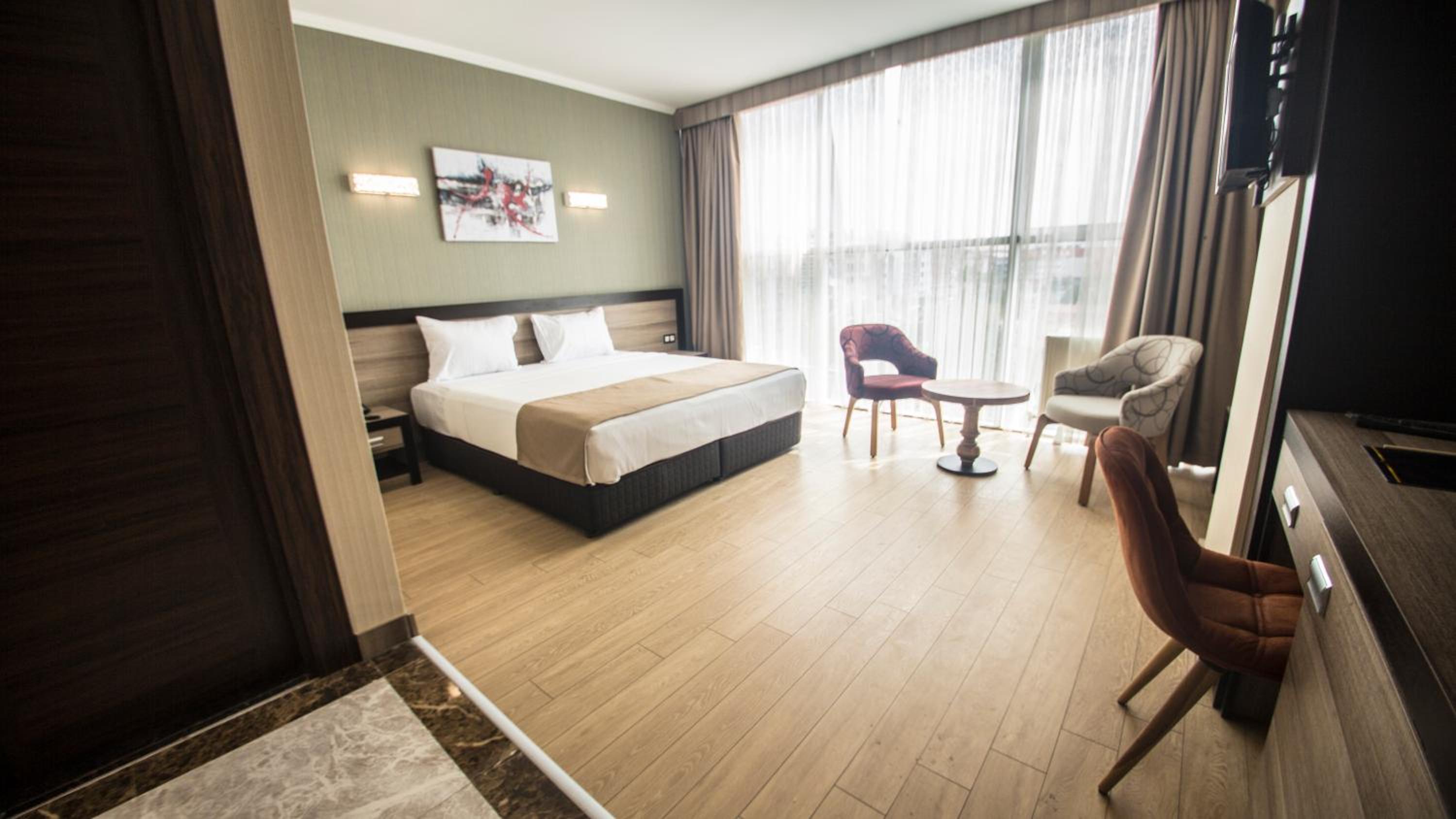 Large Single Room photo 3