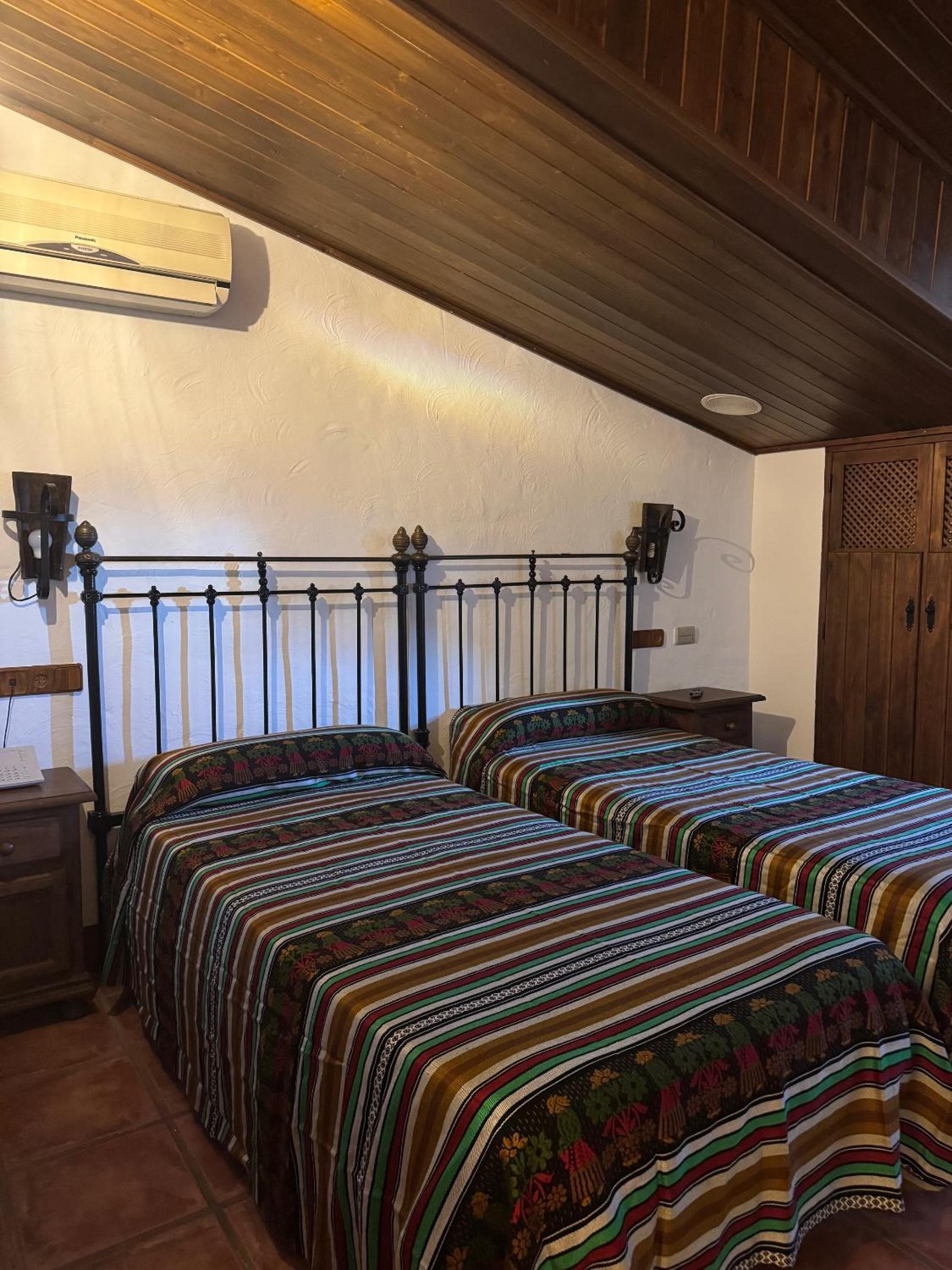 Small Double Room - Photo 1