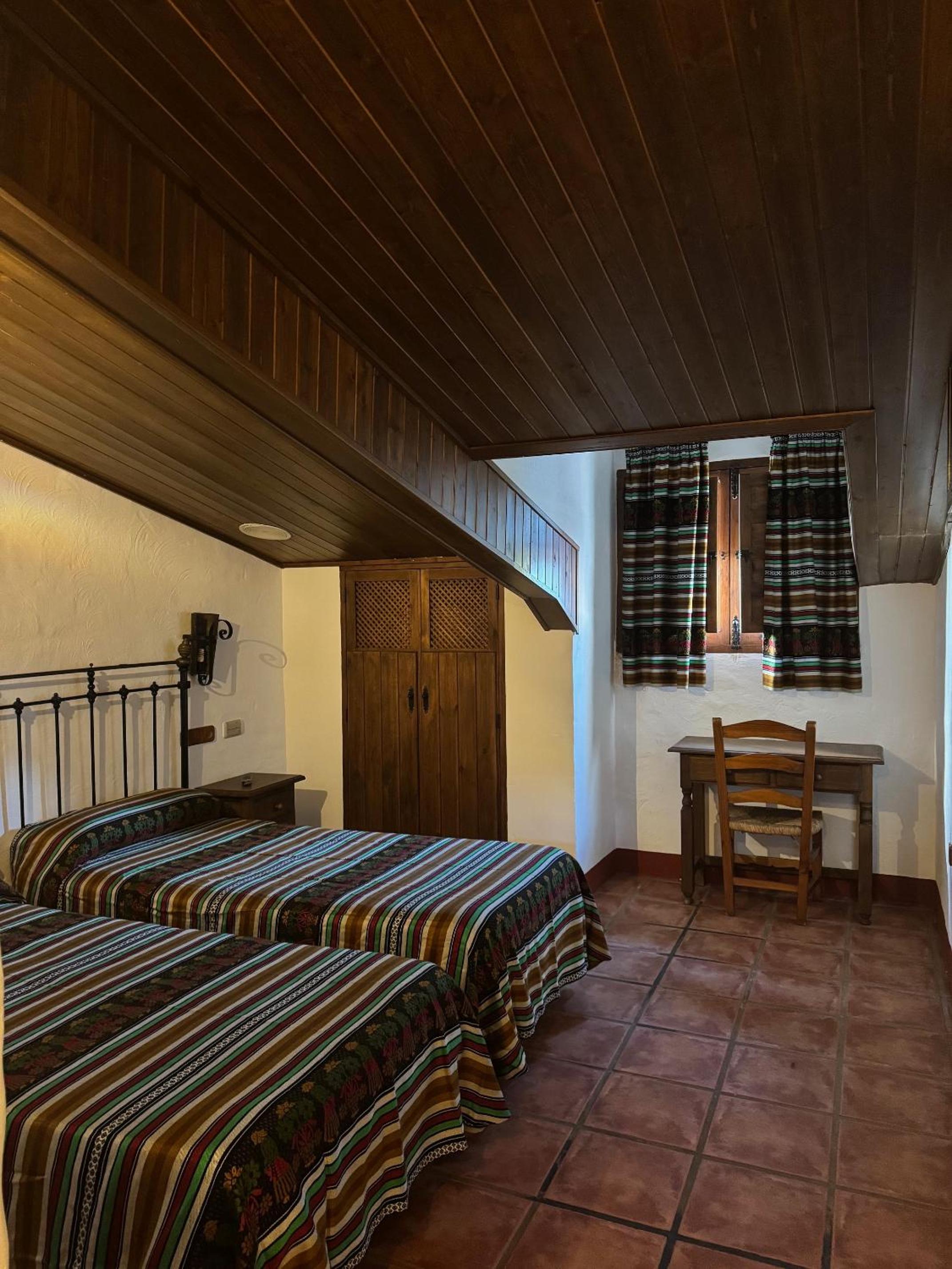 Small Double Room - Photo 2