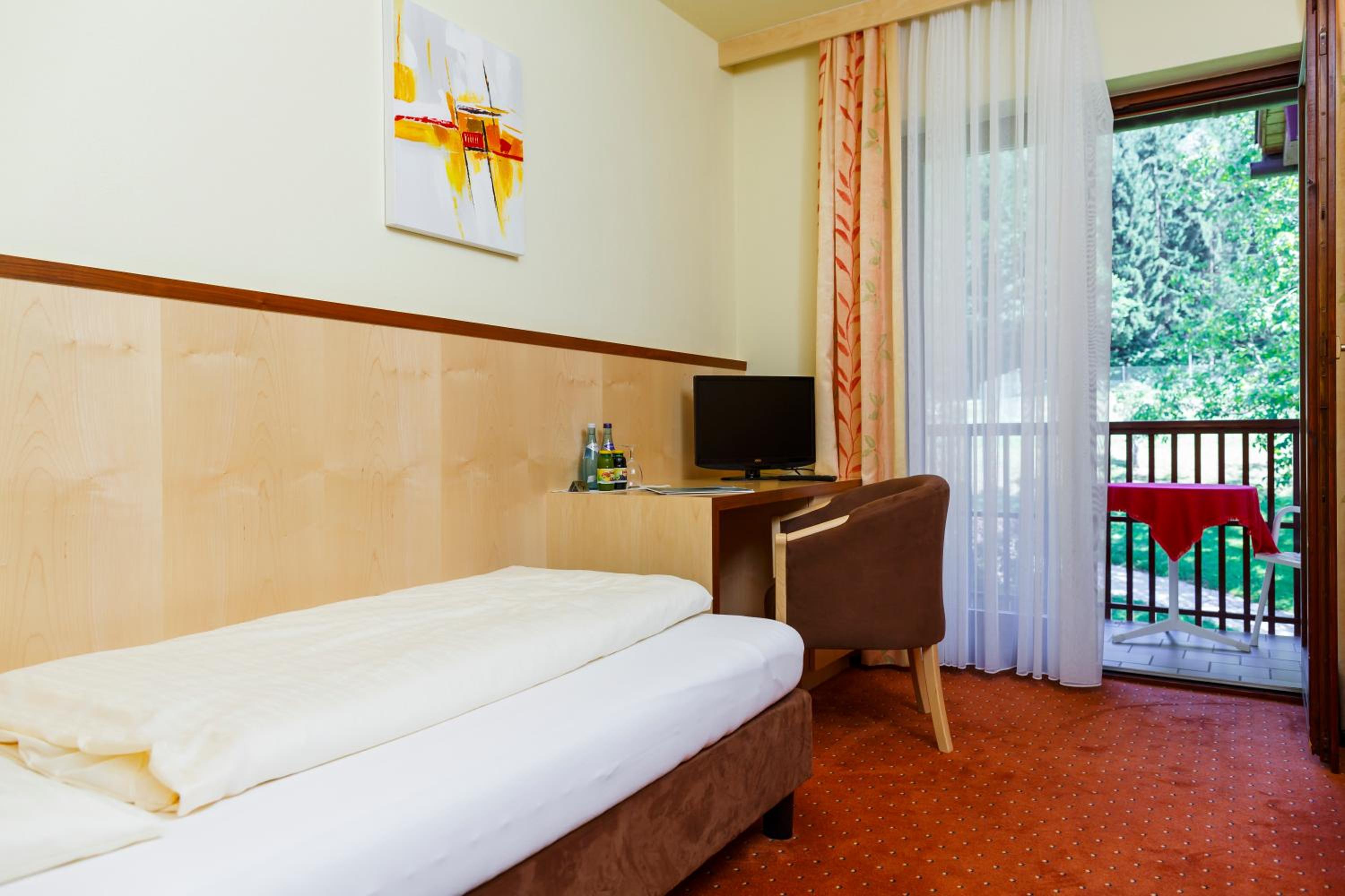 Single Room with Balcony photo 1