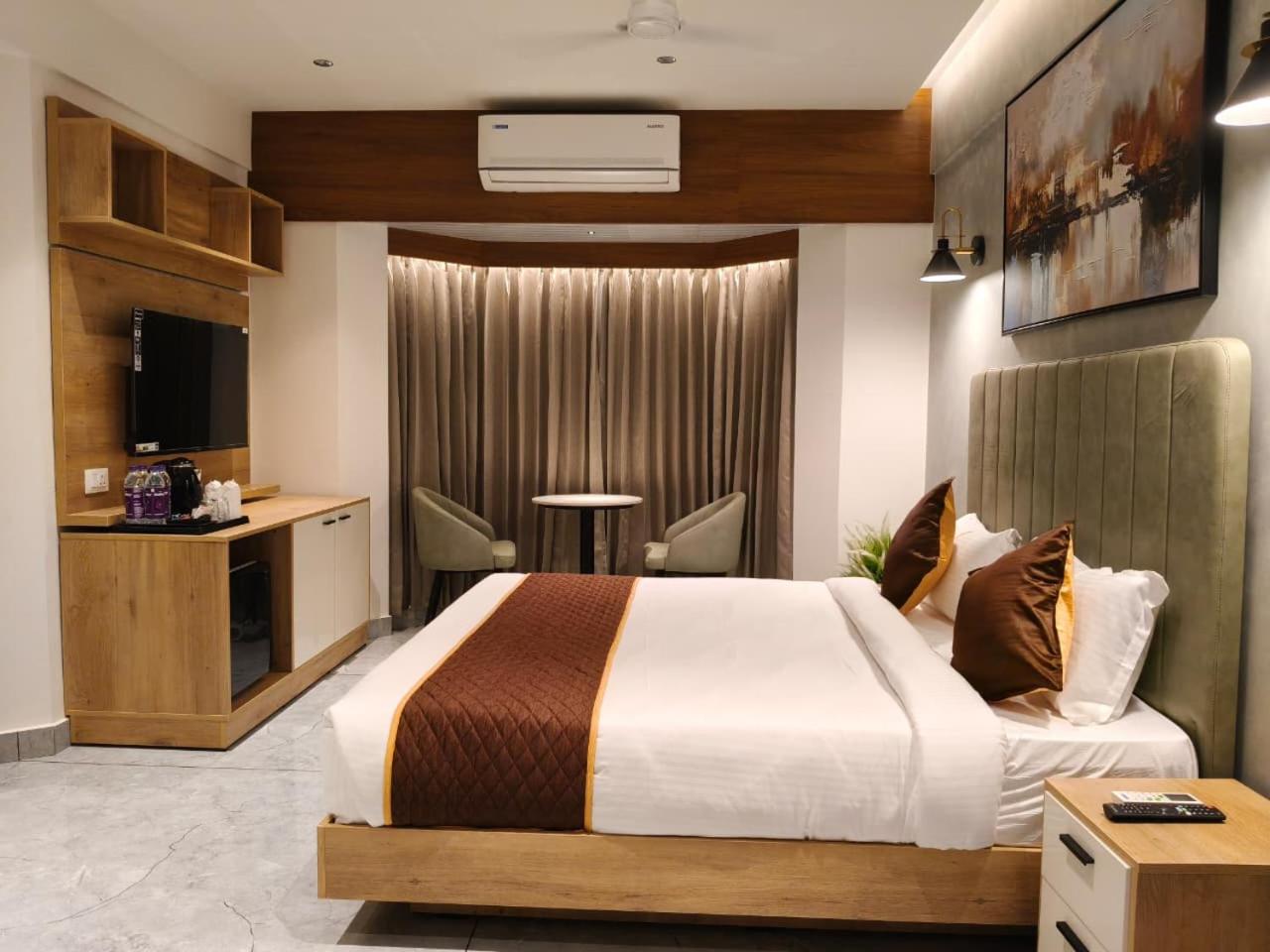 Superior King Room