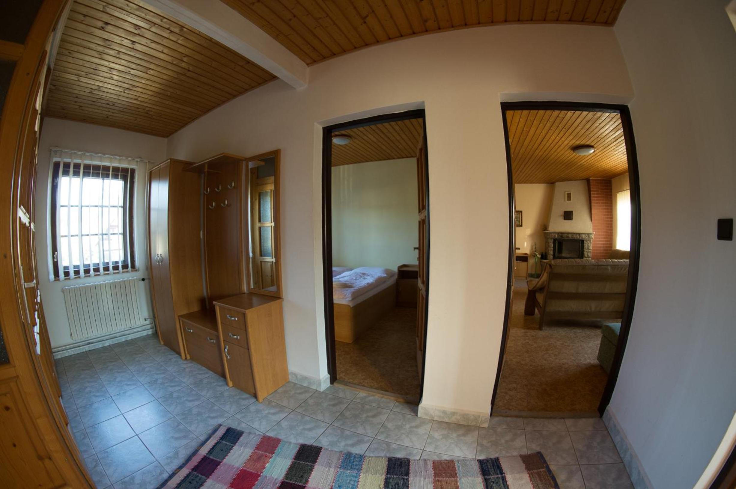 Apartment with Balcony - Photo 60