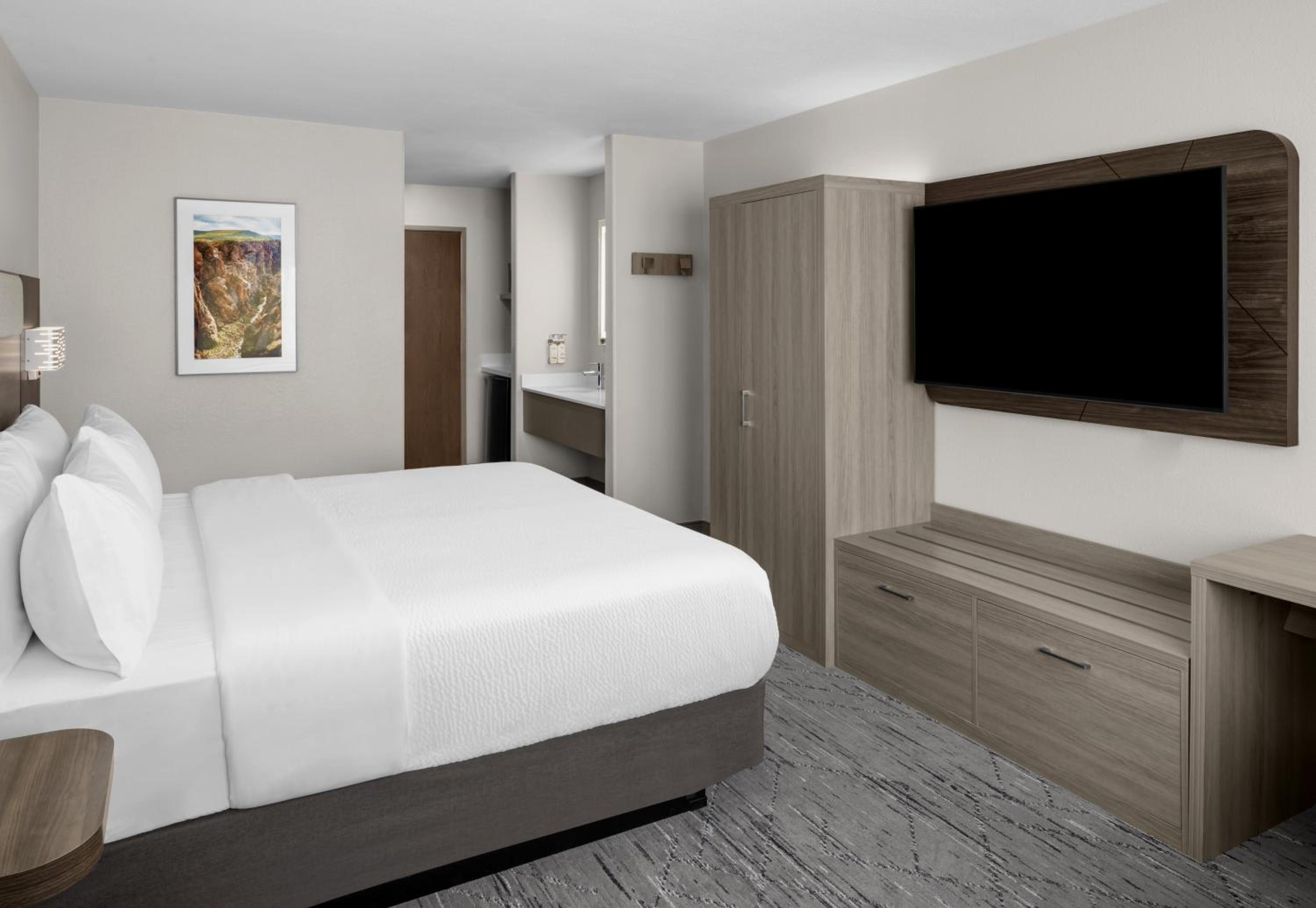 Standard King Room