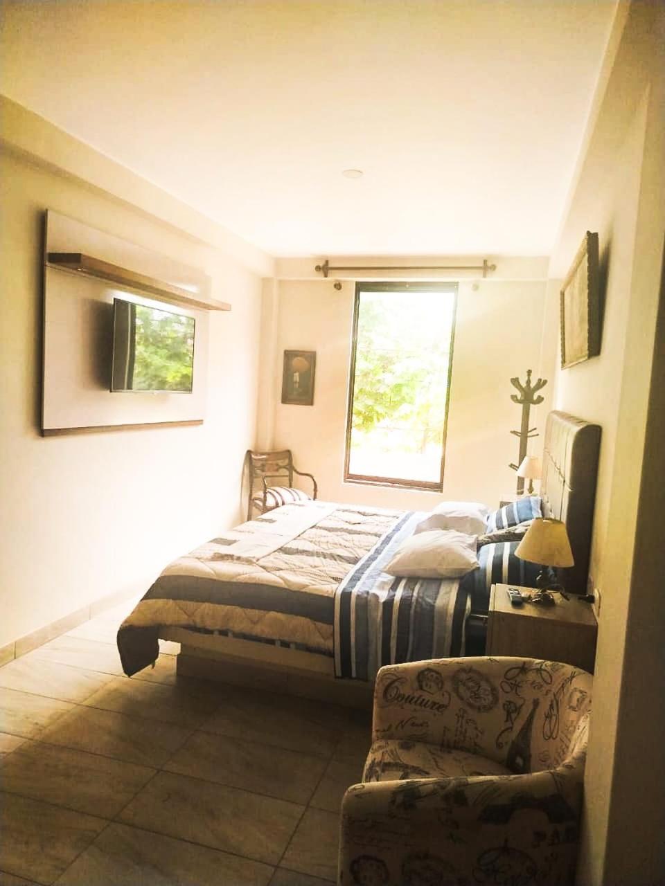 Four-Bedroom House photo 2