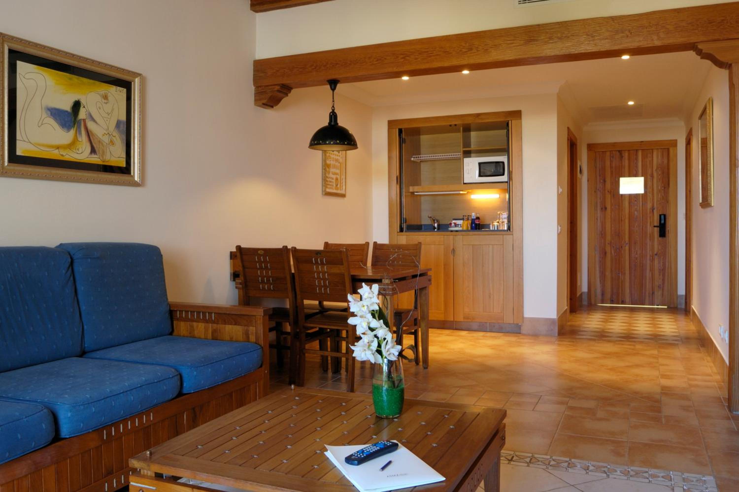 Habitación Familiar (3 Adultos + 2 Niños) – Anexo Habitación Familiar (3 Adultos + 2 Niños) – Anexo