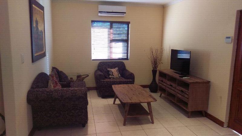 Three-Bedroom Apartment photo 1