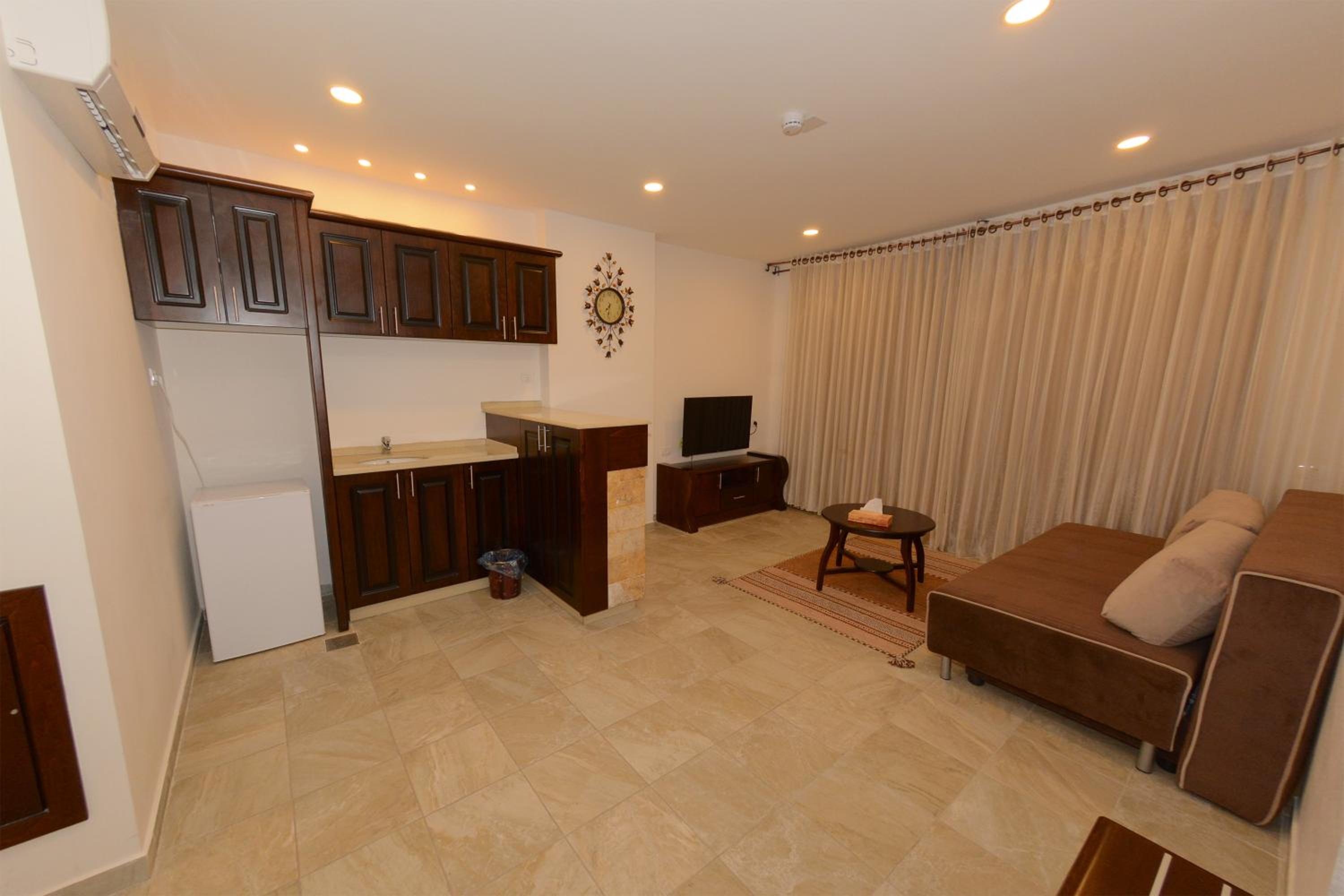 Deluxe Suite with Spa Bath photo 1