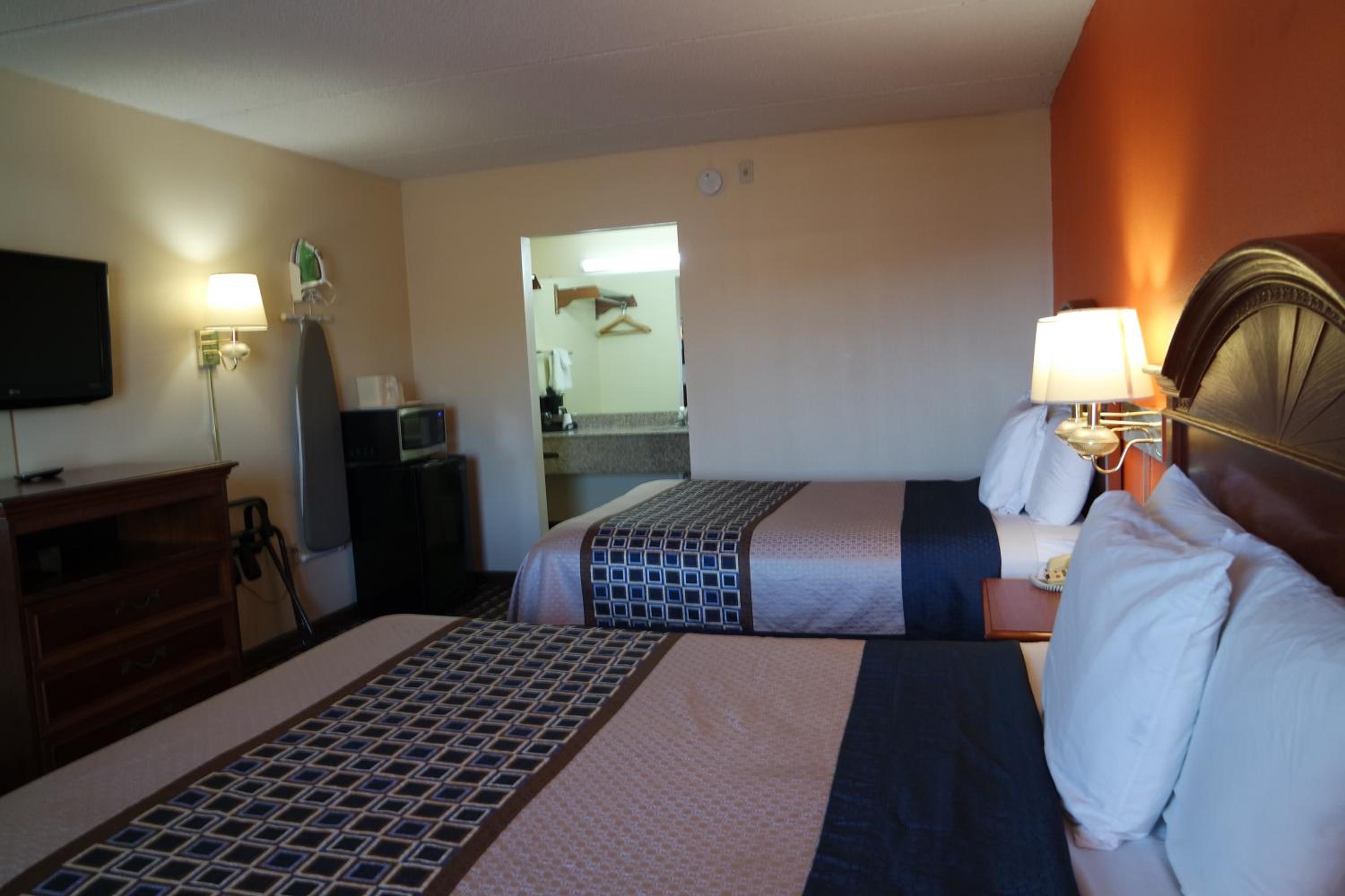 Double Room with Two Double Beds - Smoking - Photo 4