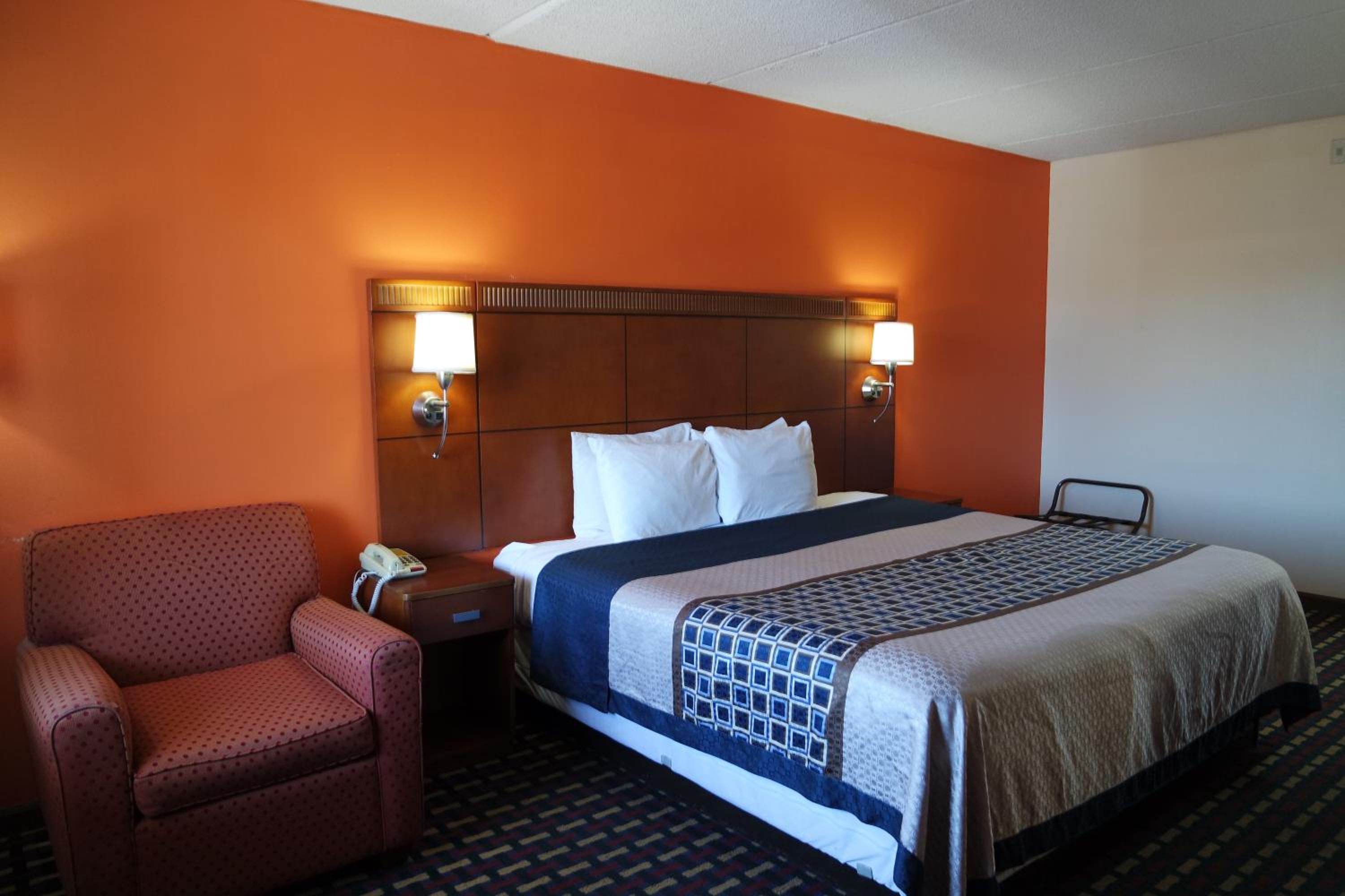King Room - Non-Smoking - Photo 8