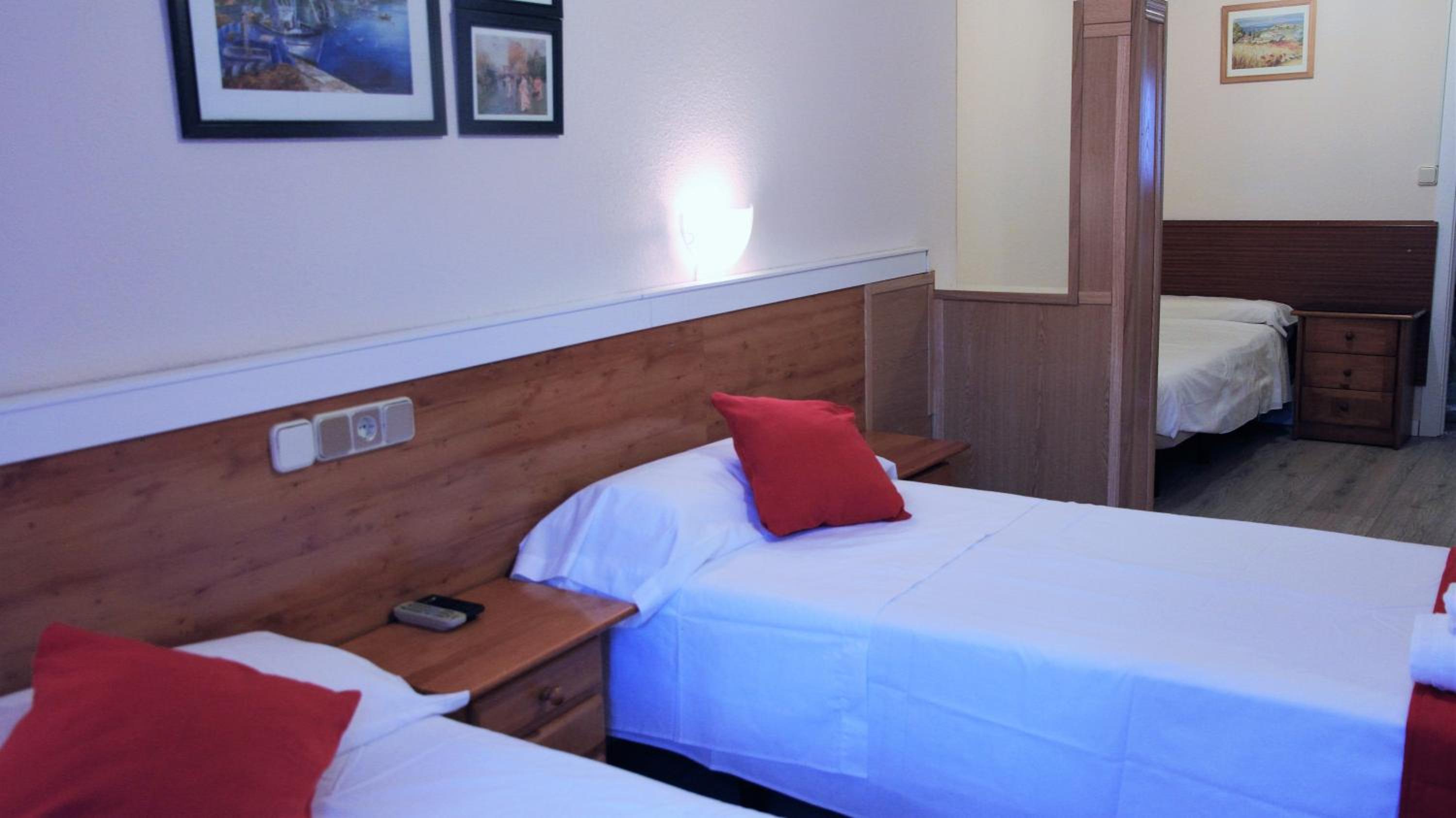 Triple Room with Shared Bathroom photo 3