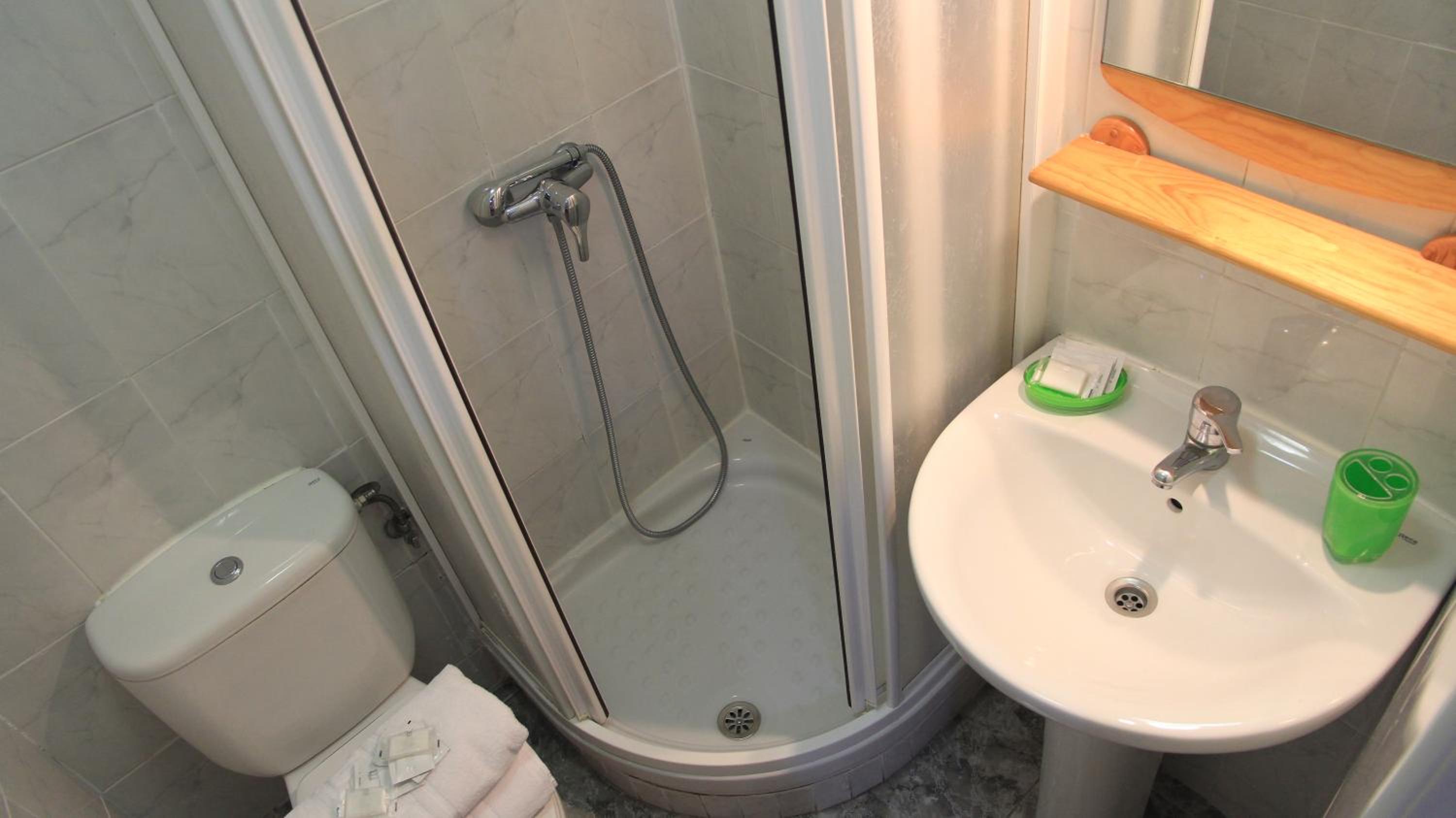 Double Room with Private Bathroom photo 2